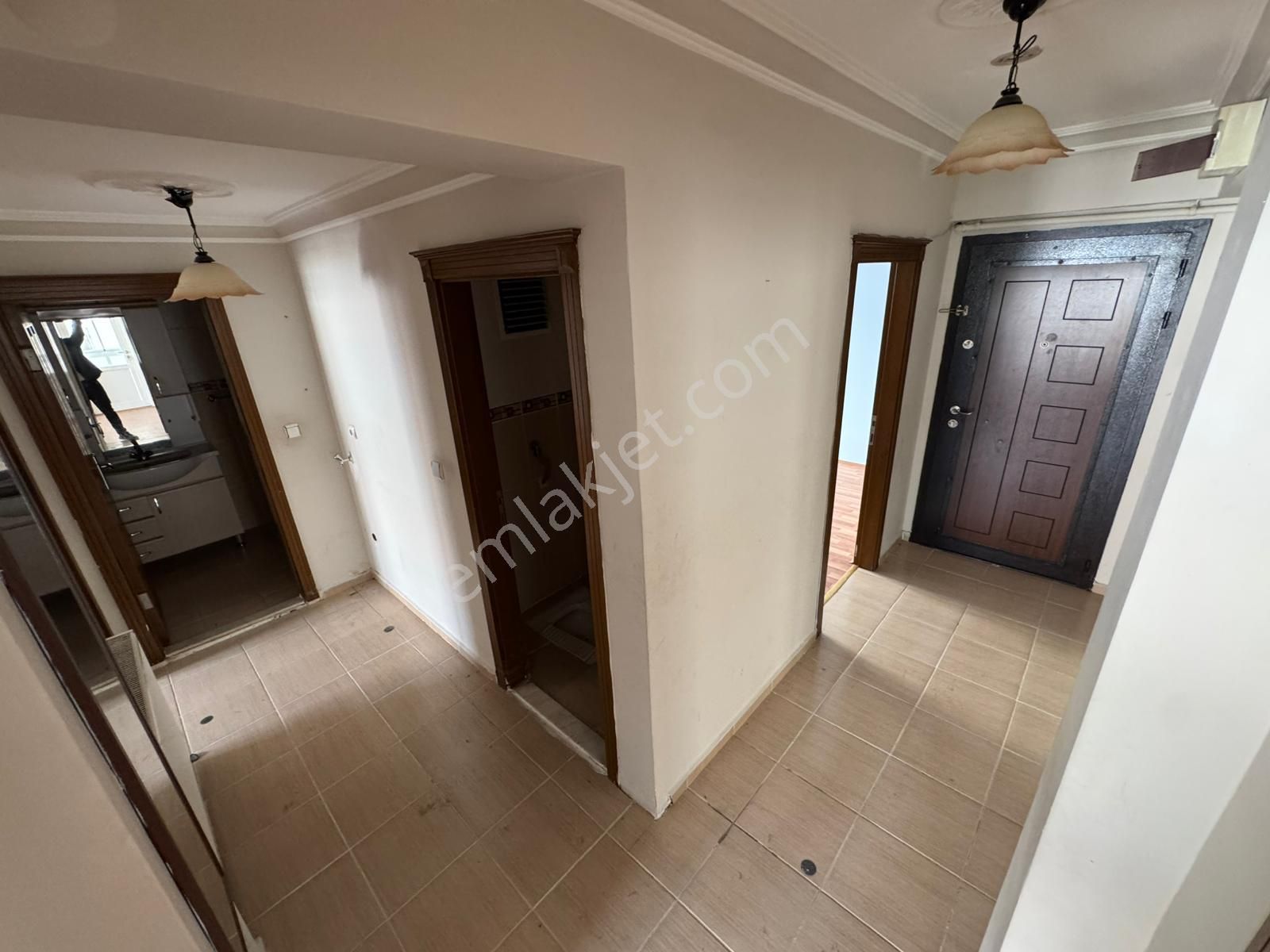 Selçuklu Mh 3+1 1. Katta Merkerzi Konumda Çift Balkonlu Daire - Görsel 30