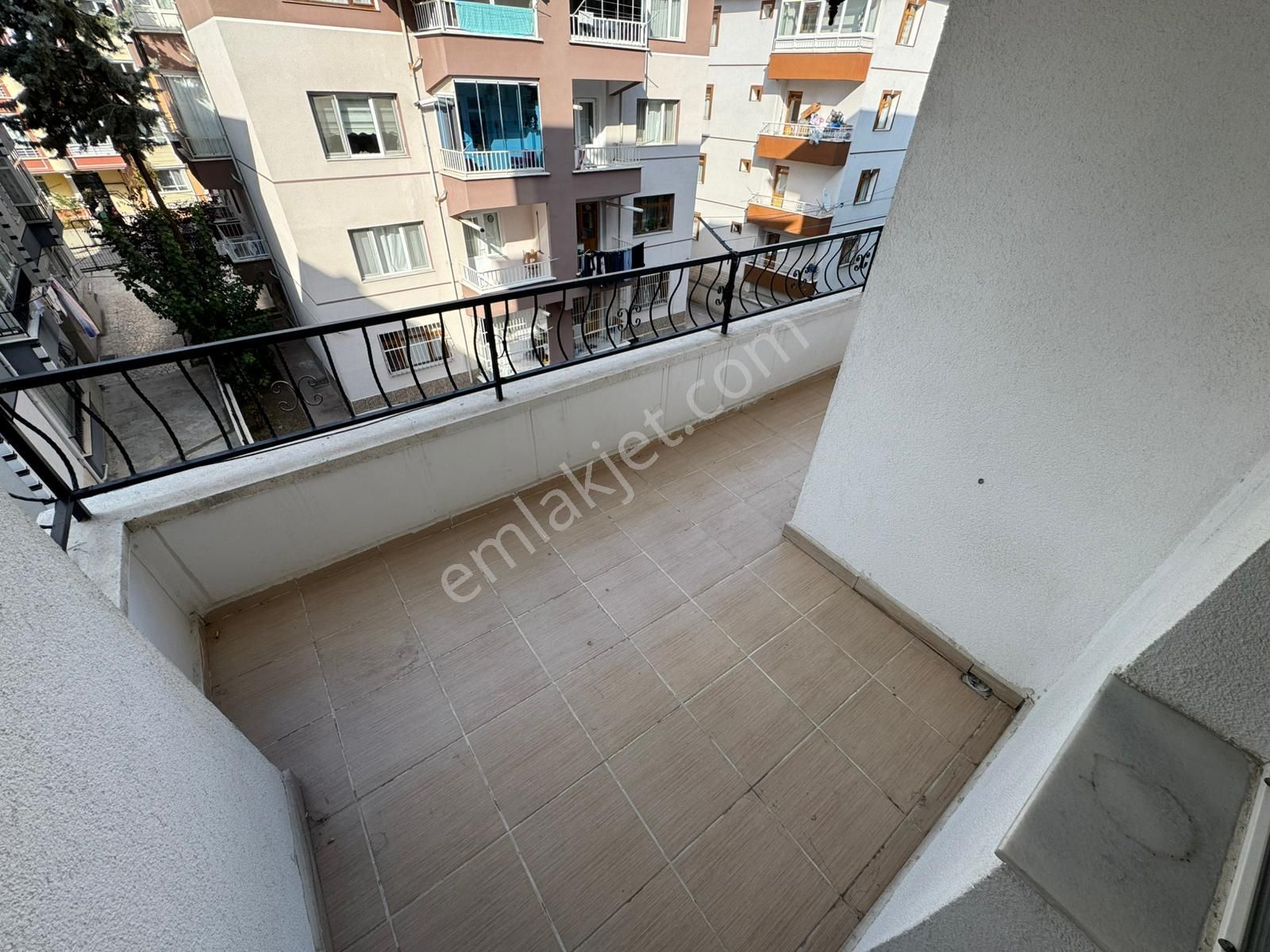 Selçuklu Mh 3+1 1. Katta Merkerzi Konumda Çift Balkonlu Daire - Görsel 33