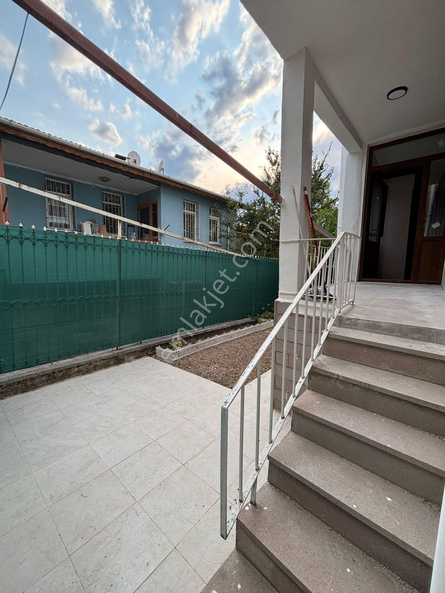 Polat Livedan Uğur Mumcuda Yenilenmiş Full Yapılı Müstakil Daire - Görsel 25