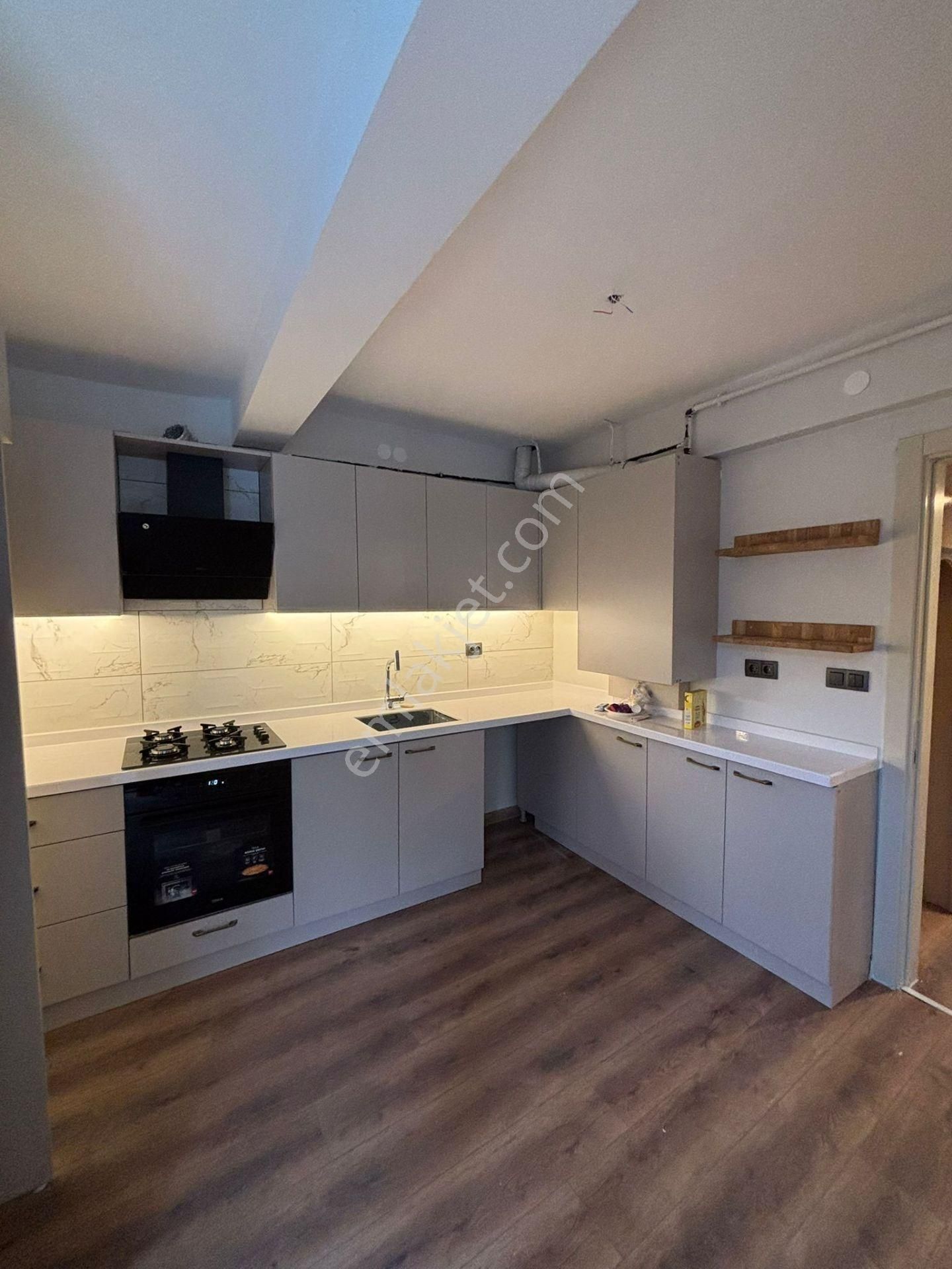 Polat Livedan Uğur Mumcuda Yenilenmiş Full Yapılı Müstakil Daire - Görsel 24