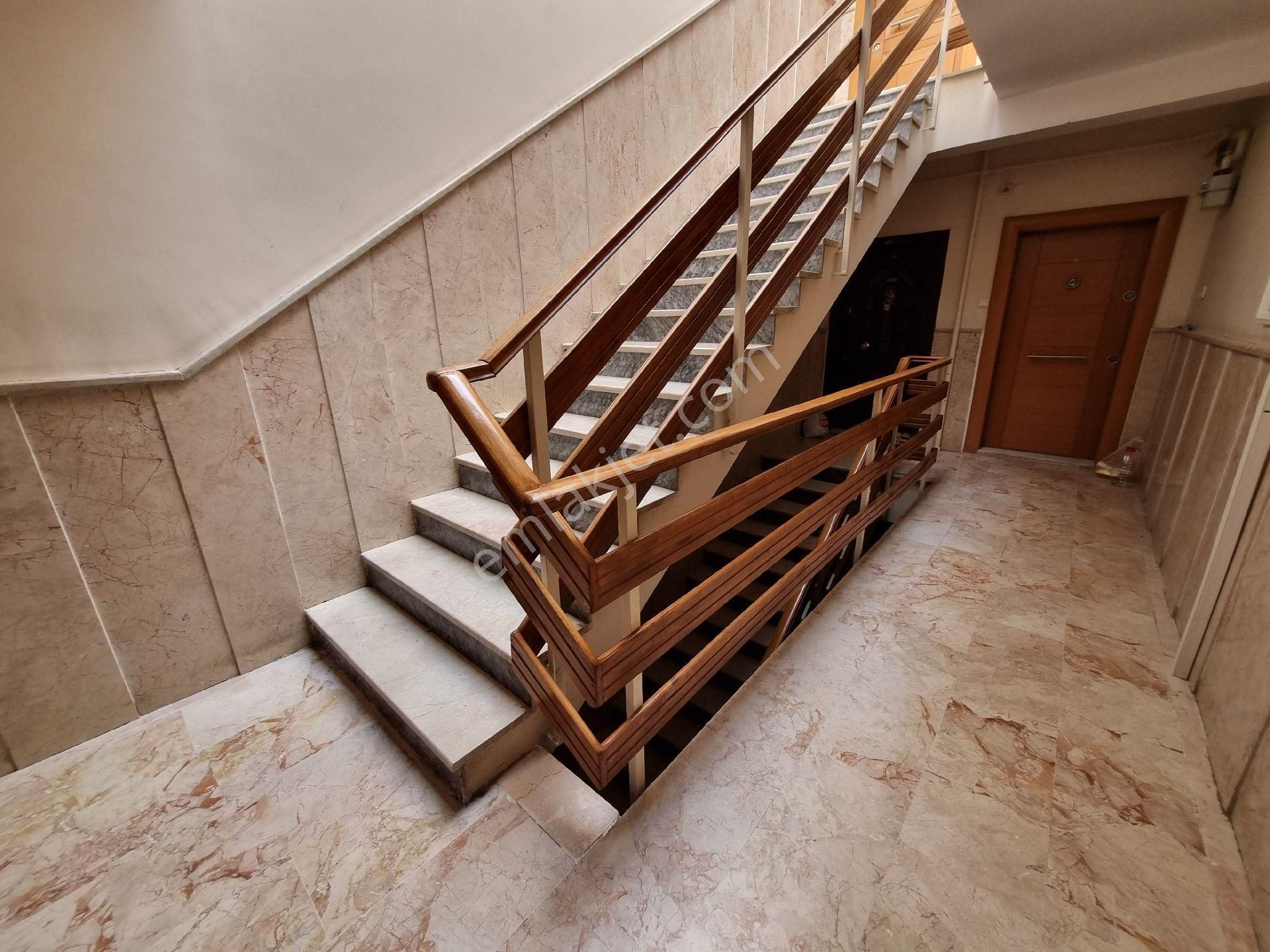 Barışyolu Caddesi Ortakat 3+1 Çift Banyo Bağımsız 130m2 Güney Cephe Cam Balkonlu Yapılı - Görsel 4