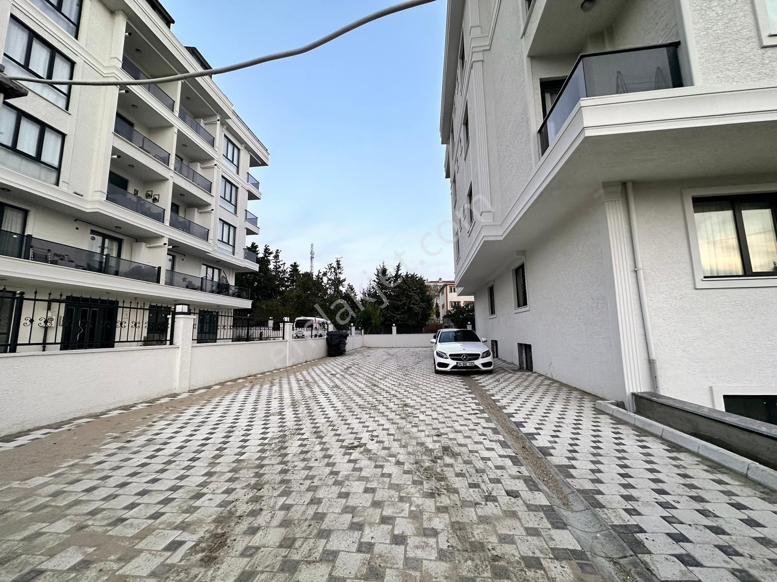 Büyükçekmece Celaliyede Satılık Sıfır Bahçe Kullanımlı Daire - Görsel 28