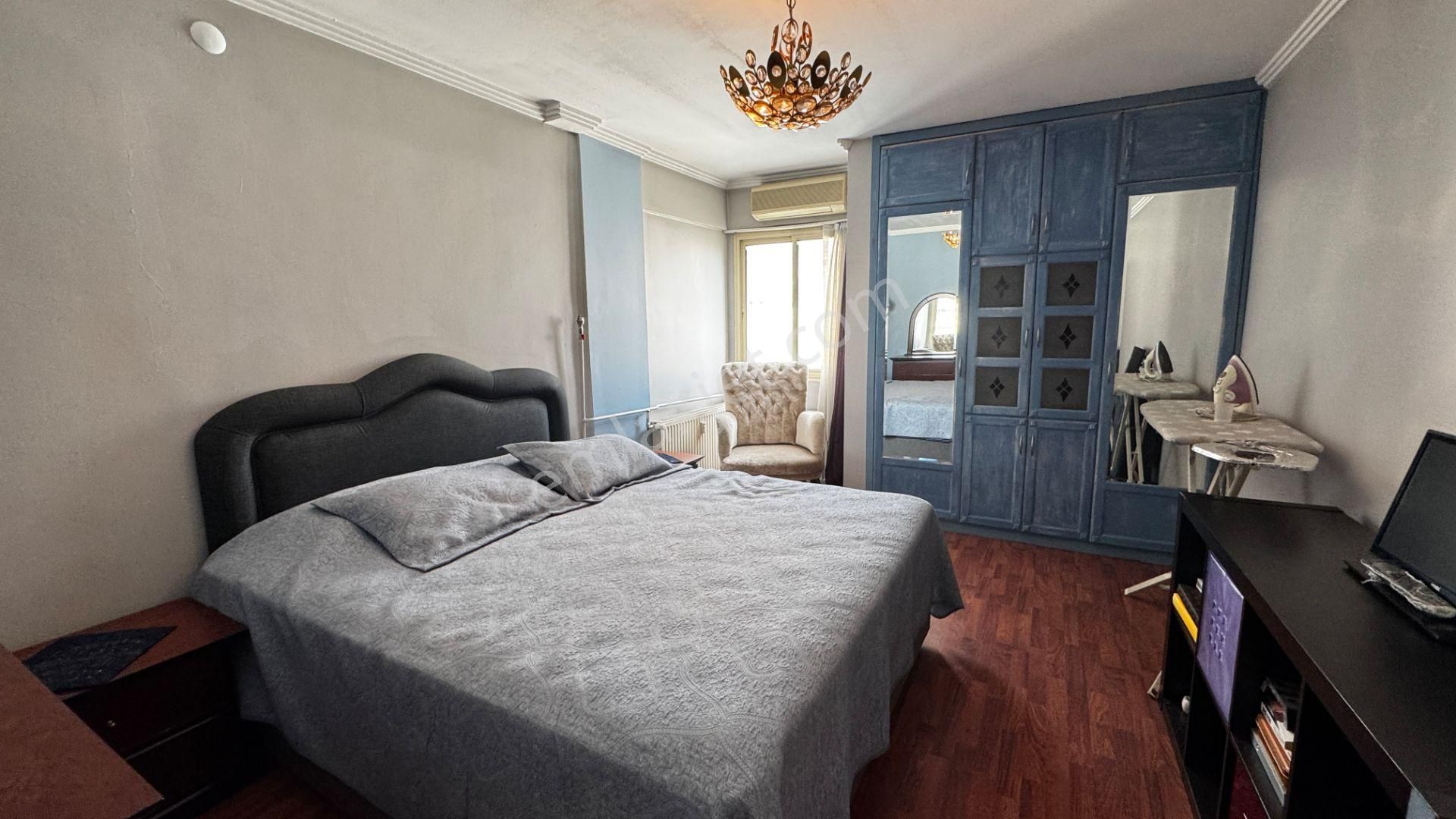 Deniz Manzaralı Plevne Bulvarı'nda Şömineli Çatı Katı Daire - Görsel 18