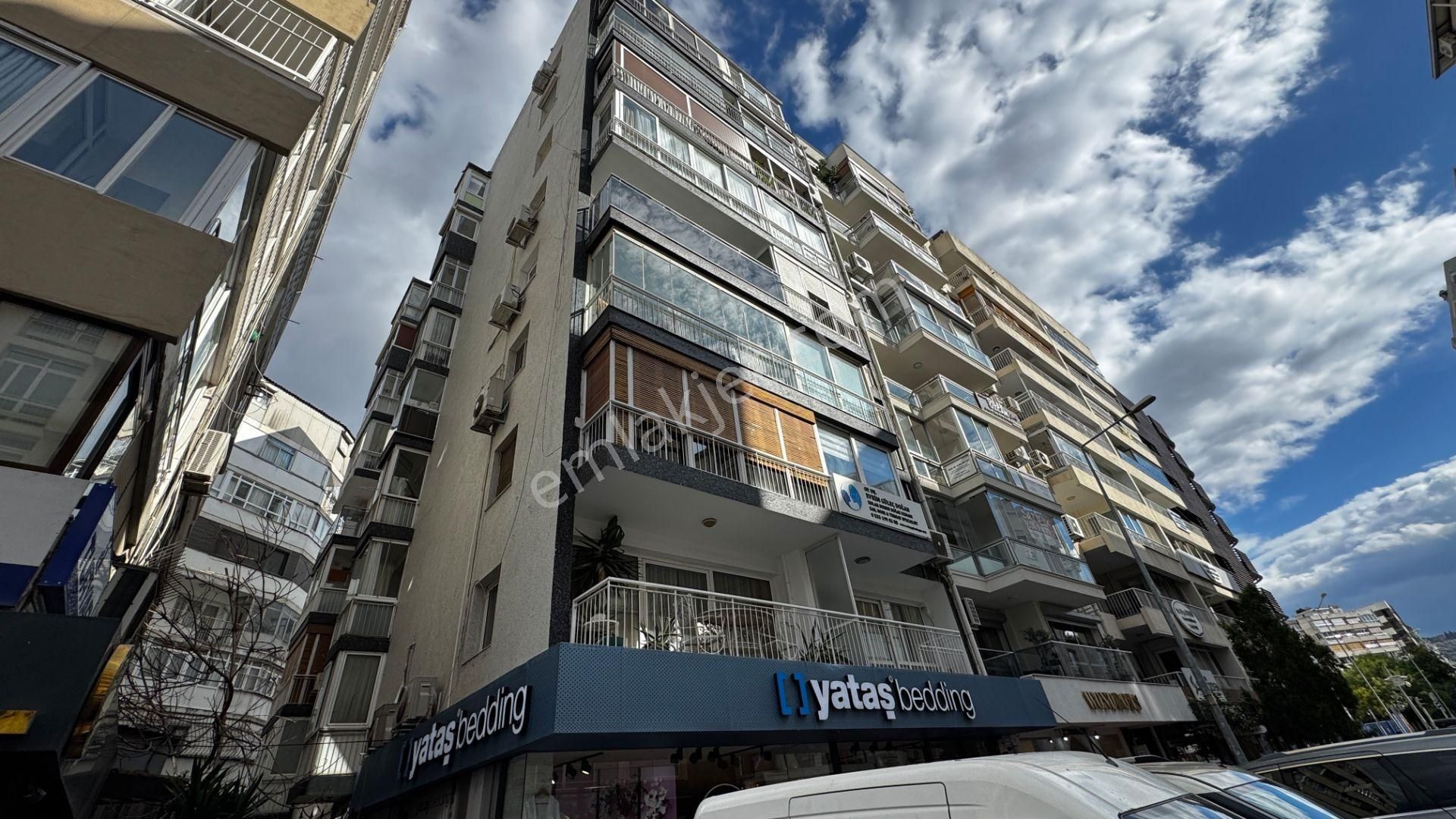 Deniz Manzaralı Plevne Bulvarı'nda Şömineli Çatı Katı Daire - Görsel 33