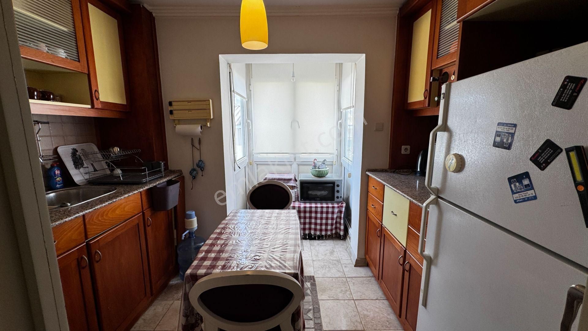 Deniz Manzaralı Plevne Bulvarı'nda Şömineli Çatı Katı Daire - Görsel 12