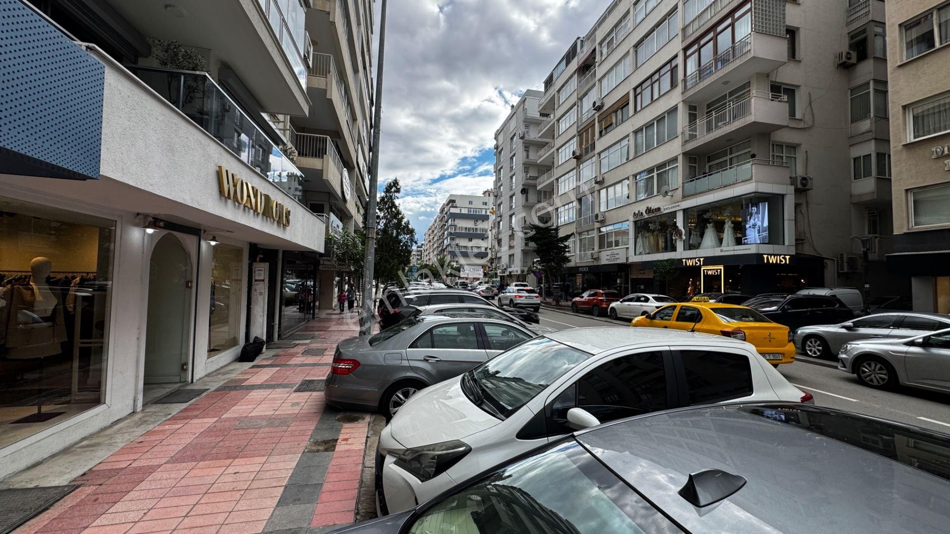 Deniz Manzaralı Plevne Bulvarı'nda Şömineli Çatı Katı Daire - Görsel 5