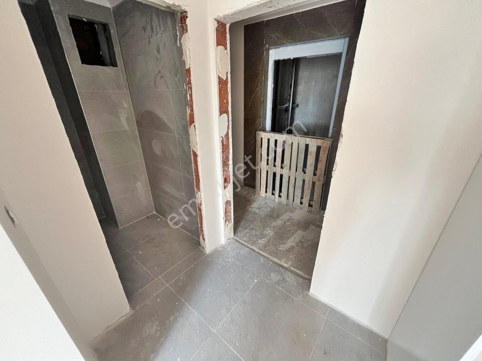 Yatırım'dan Çınar'da Bağdat Cad. 2dk Katta Sıfır Yapıda Ön 1+1 - Görsel 4