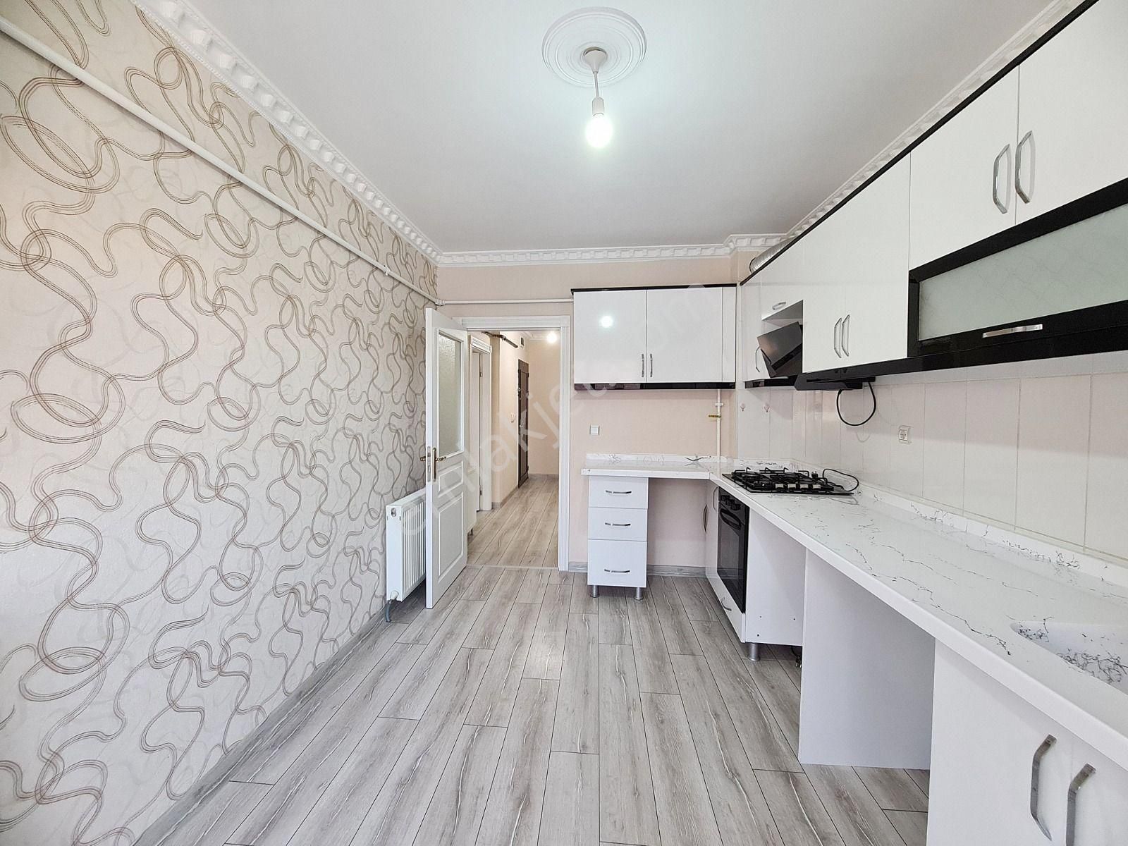 Sancaktepe'de Teras Balkon Sevenlere Full Yapılı 3+1 Daire - Görsel 2