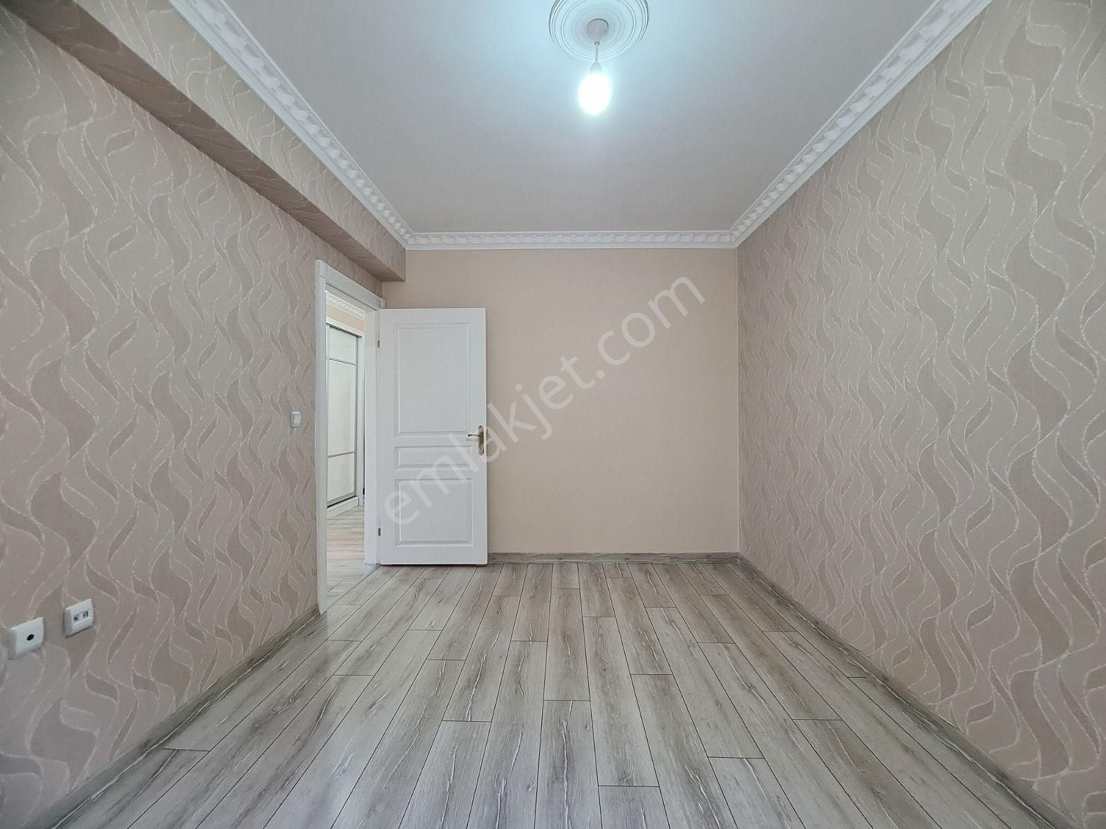 Sancaktepe'de Teras Balkon Sevenlere Full Yapılı 3+1 Daire - Görsel 18