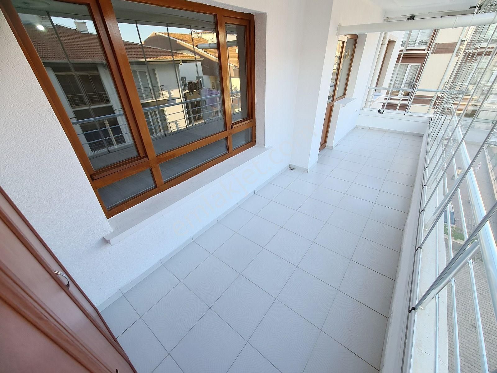 Sancaktepe'de Teras Balkon Sevenlere Full Yapılı 3+1 Daire - Görsel 8