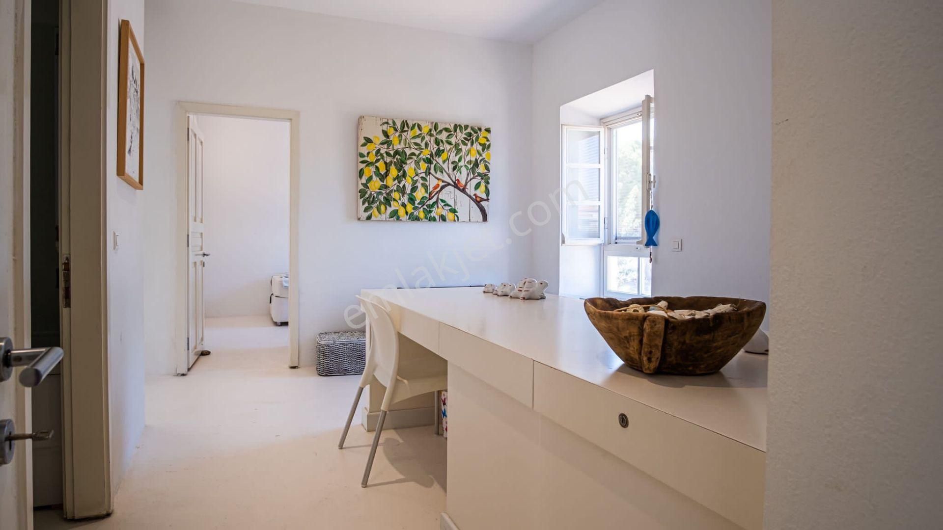 Alaçatı Çamlık Yolda 100 Yıllık Taş Ev 419 M2 Arsa Özel Havuz - Görsel 11