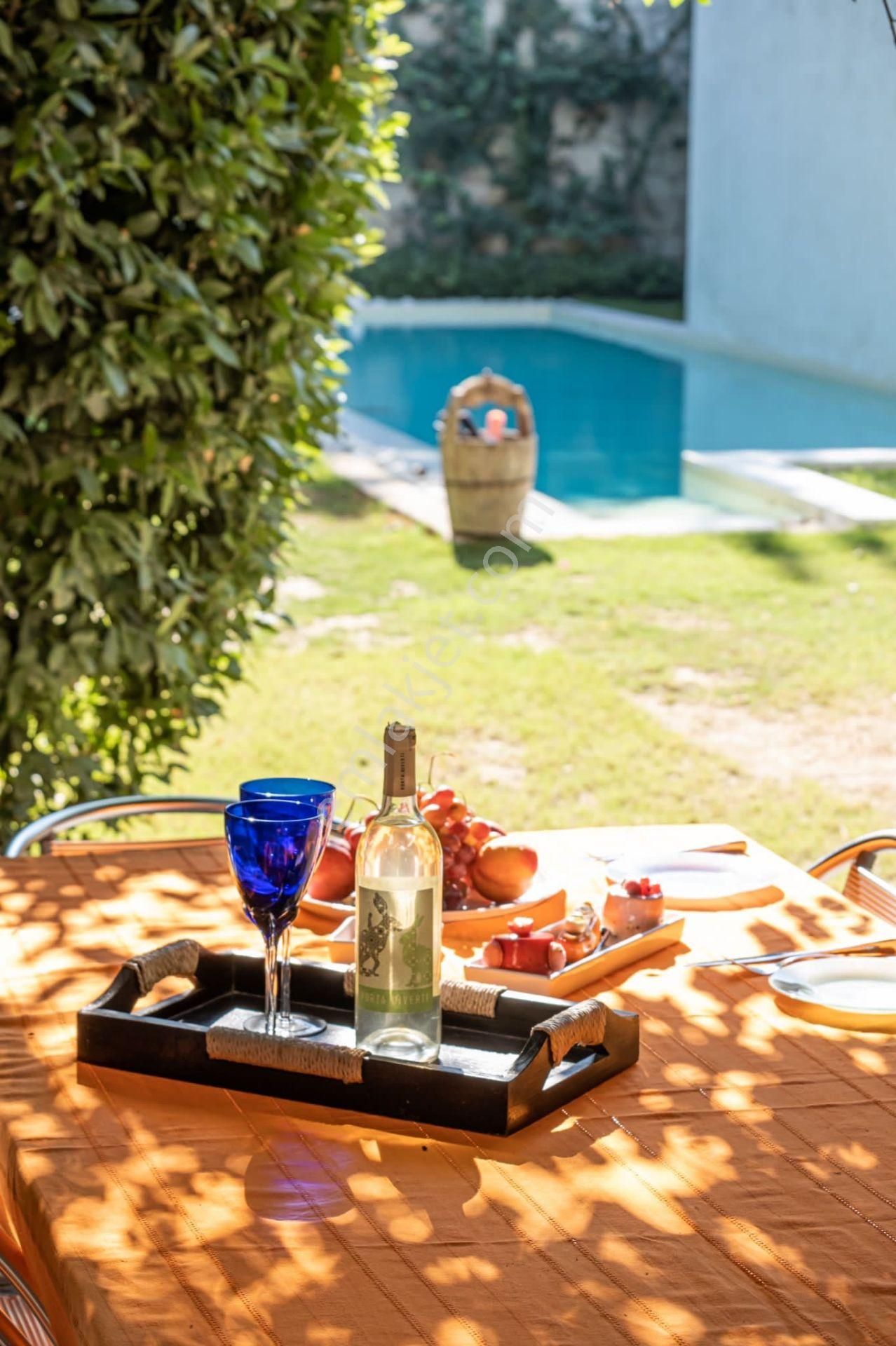 Alaçatı Çamlık Yolda 100 Yıllık Taş Ev 419 M2 Arsa Özel Havuz - Görsel 24