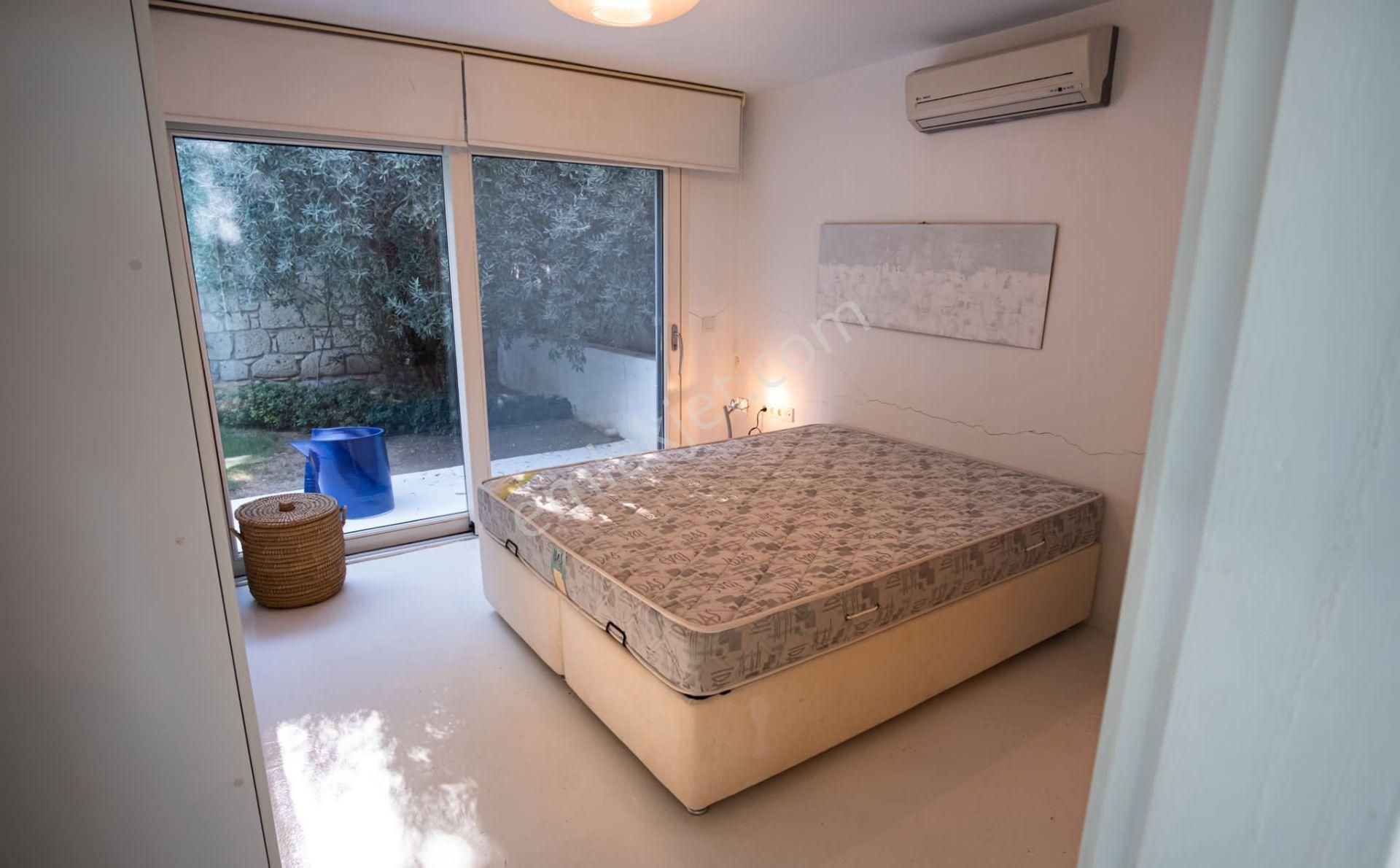 Alaçatı Çamlık Yolda 100 Yıllık Taş Ev 419 M2 Arsa Özel Havuz - Görsel 14