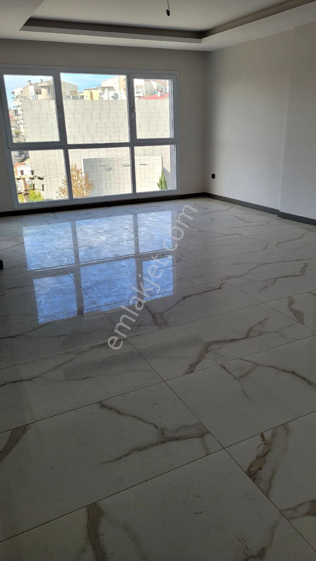 Kuşadası Satılık 3+1 Daire - Görsel 4