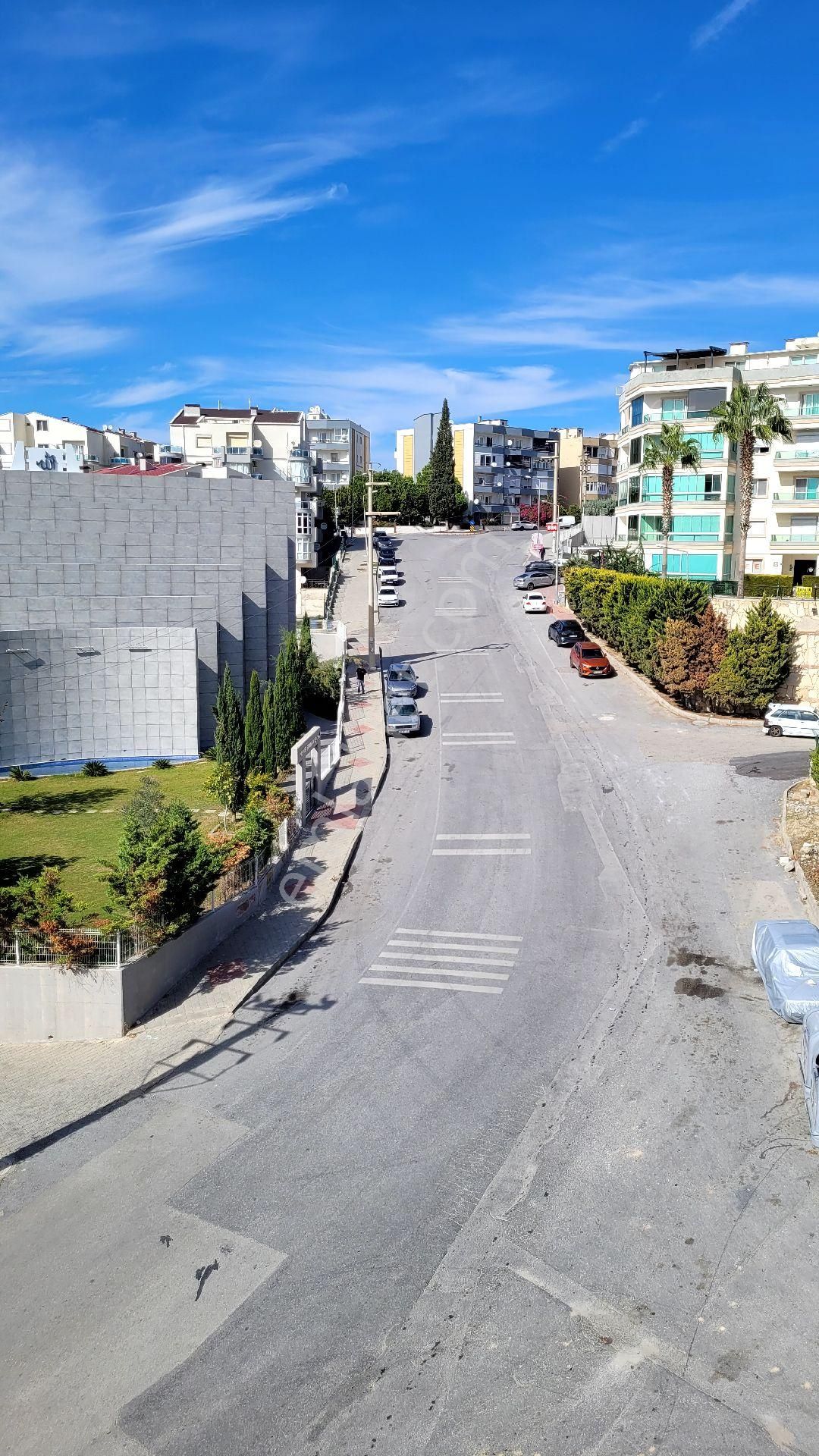 Kuşadası Satılık 3+1 Daire - Görsel 13