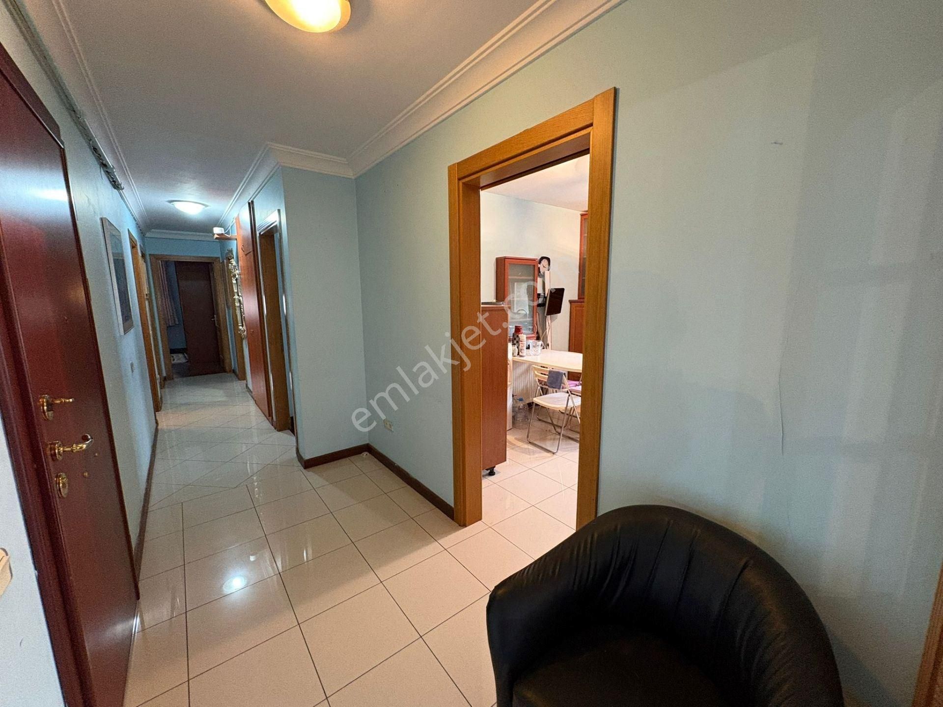 Fenerbahçe Dalyan Kulüp Karşısında 4+1 Kiralık Az Katlı Bina - Görsel 9