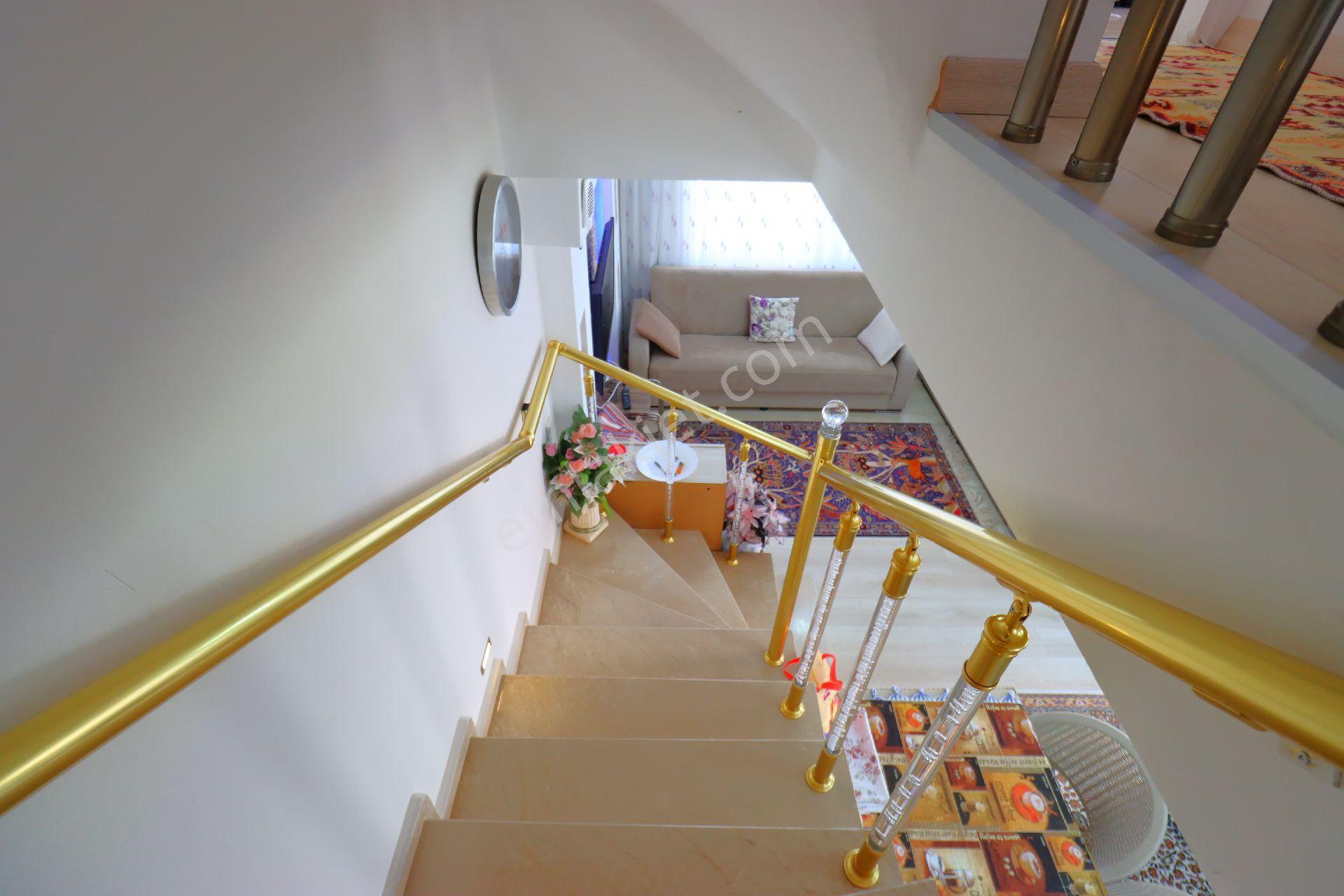 Kuşadası'nda Yeni Yapı, Yola Cepheli,denizeyakın,geniş Bahçeli, Doğalgazlı,3+1 Villa - Görsel 26