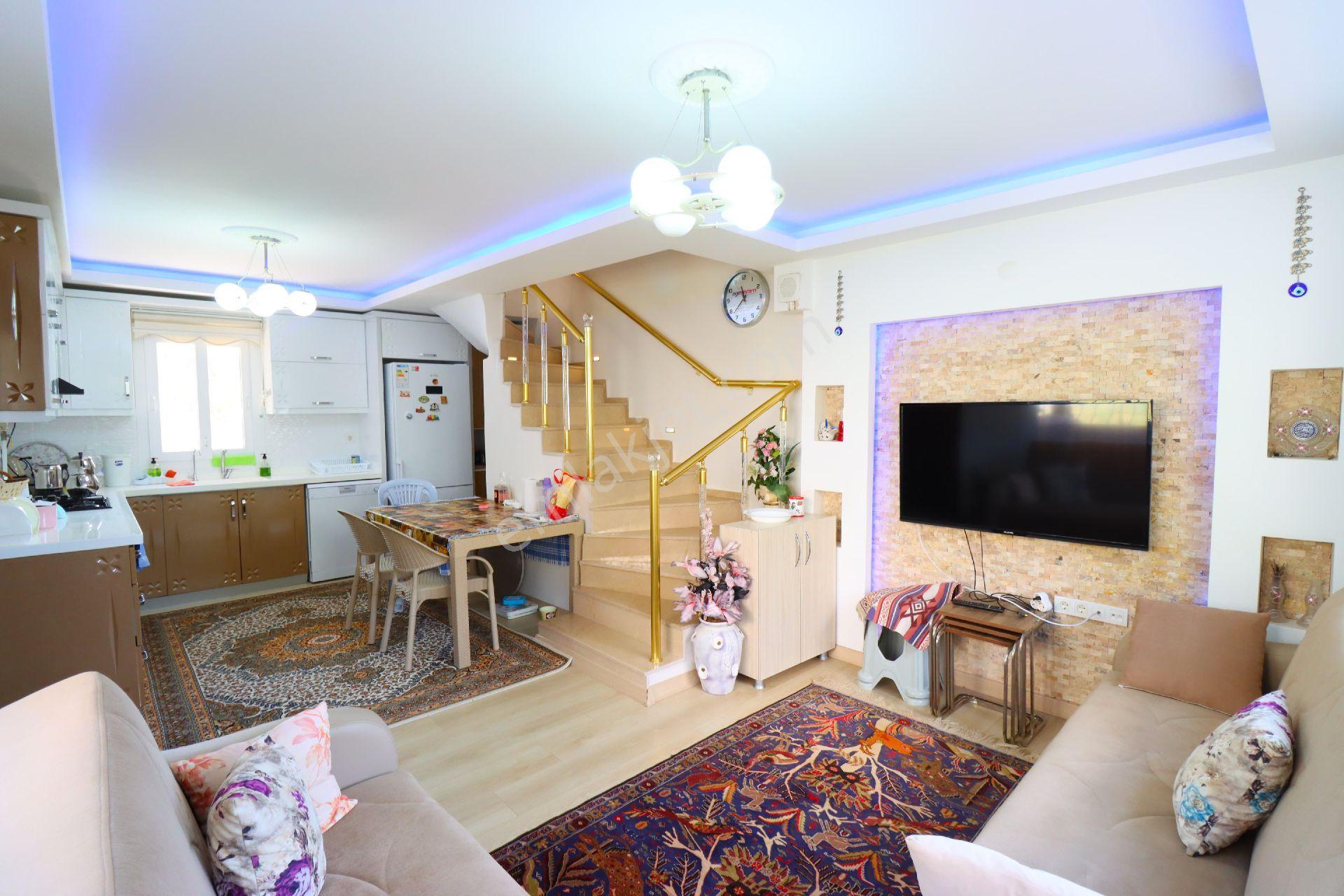 Kuşadası'nda Yeni Yapı, Yola Cepheli,denizeyakın,geniş Bahçeli, Doğalgazlı,3+1 Villa - Görsel 9