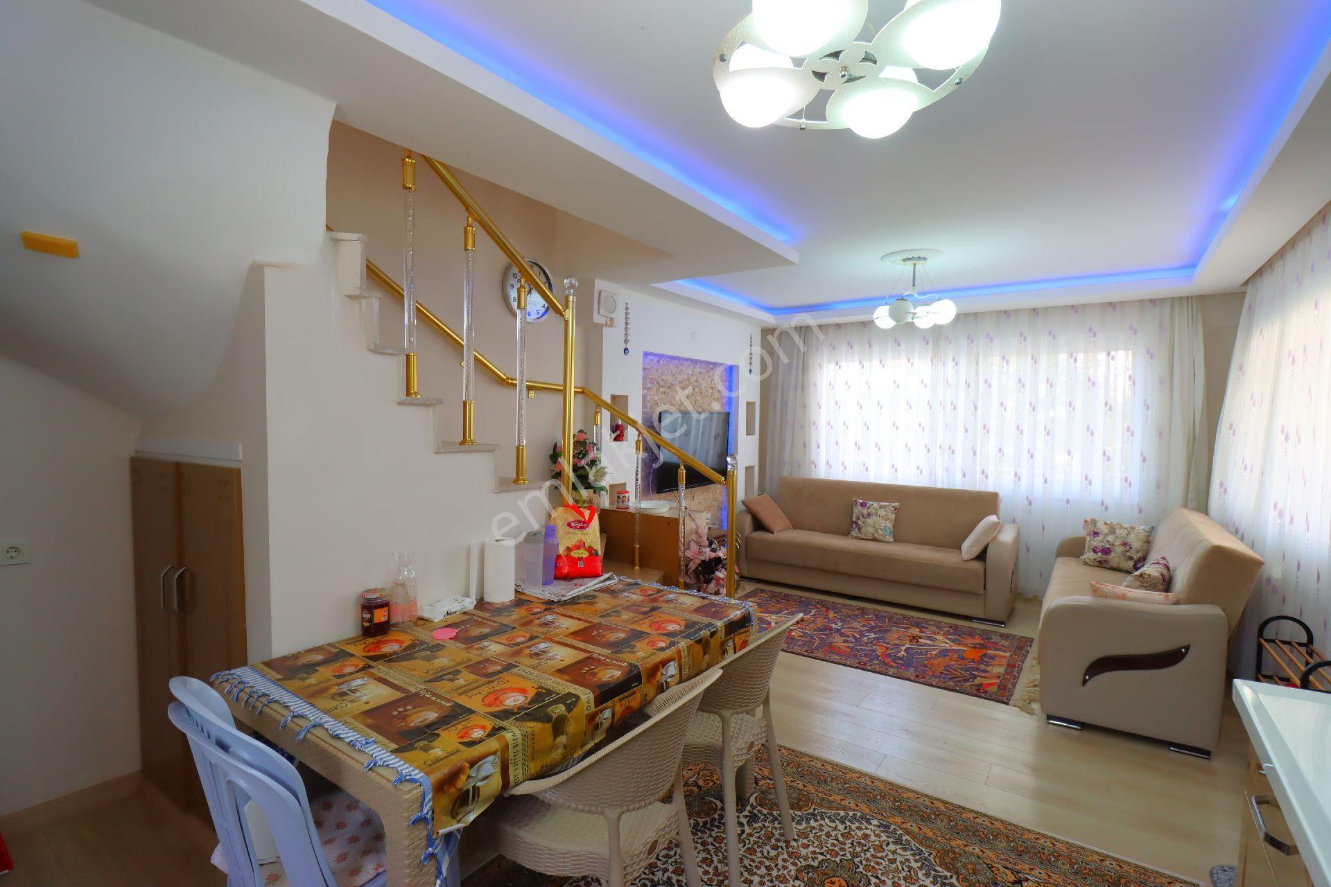 Kuşadası'nda Yeni Yapı, Yola Cepheli,denizeyakın,geniş Bahçeli, Doğalgazlı,3+1 Villa - Görsel 8