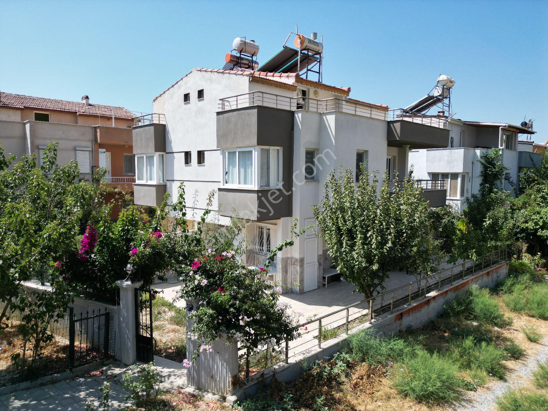 Kuşadası'nda Yeni Yapı, Yola Cepheli,denizeyakın,geniş Bahçeli, Doğalgazlı,3+1 Villa - Görsel 10