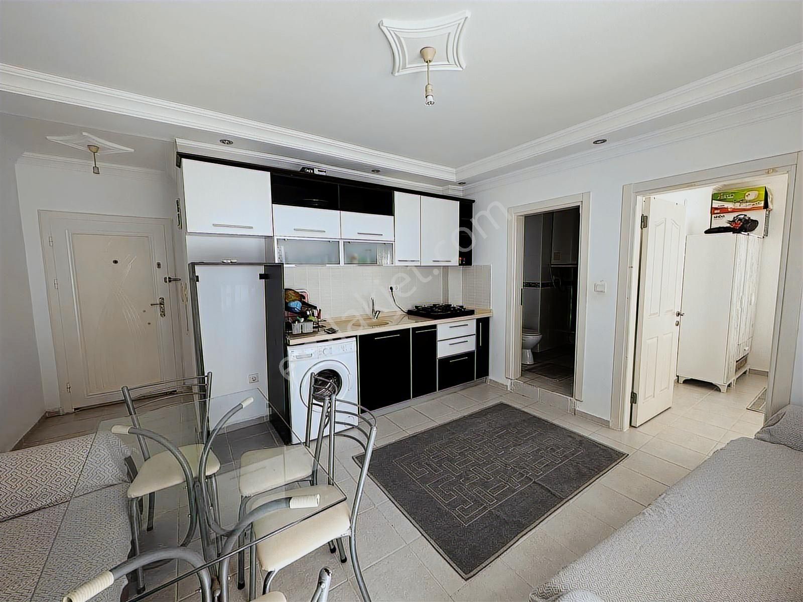 Güllük'te Havuzlu Sitede Eşyalı 1+1 Kiralık Daire