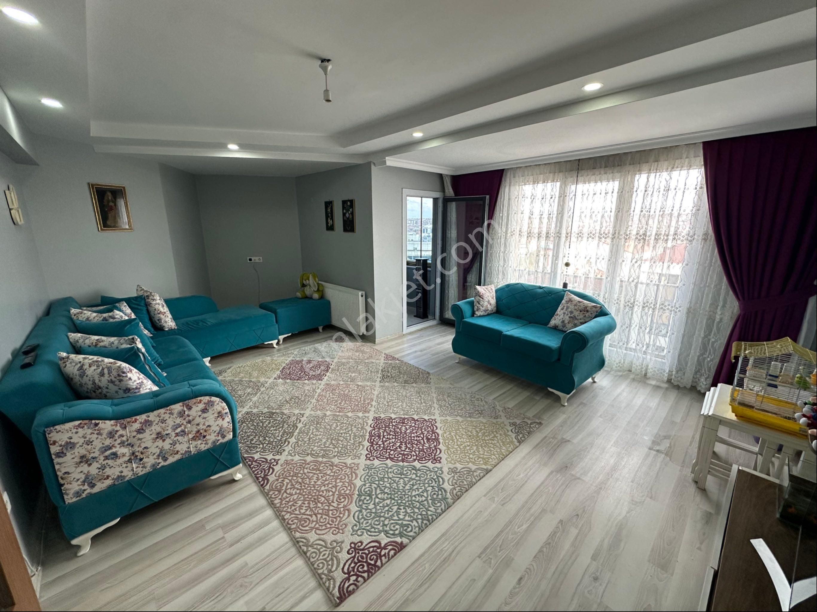 Family 1.gayrimenkul Den Hastane Caddesinde Satılık 6+1 Dublex Daire