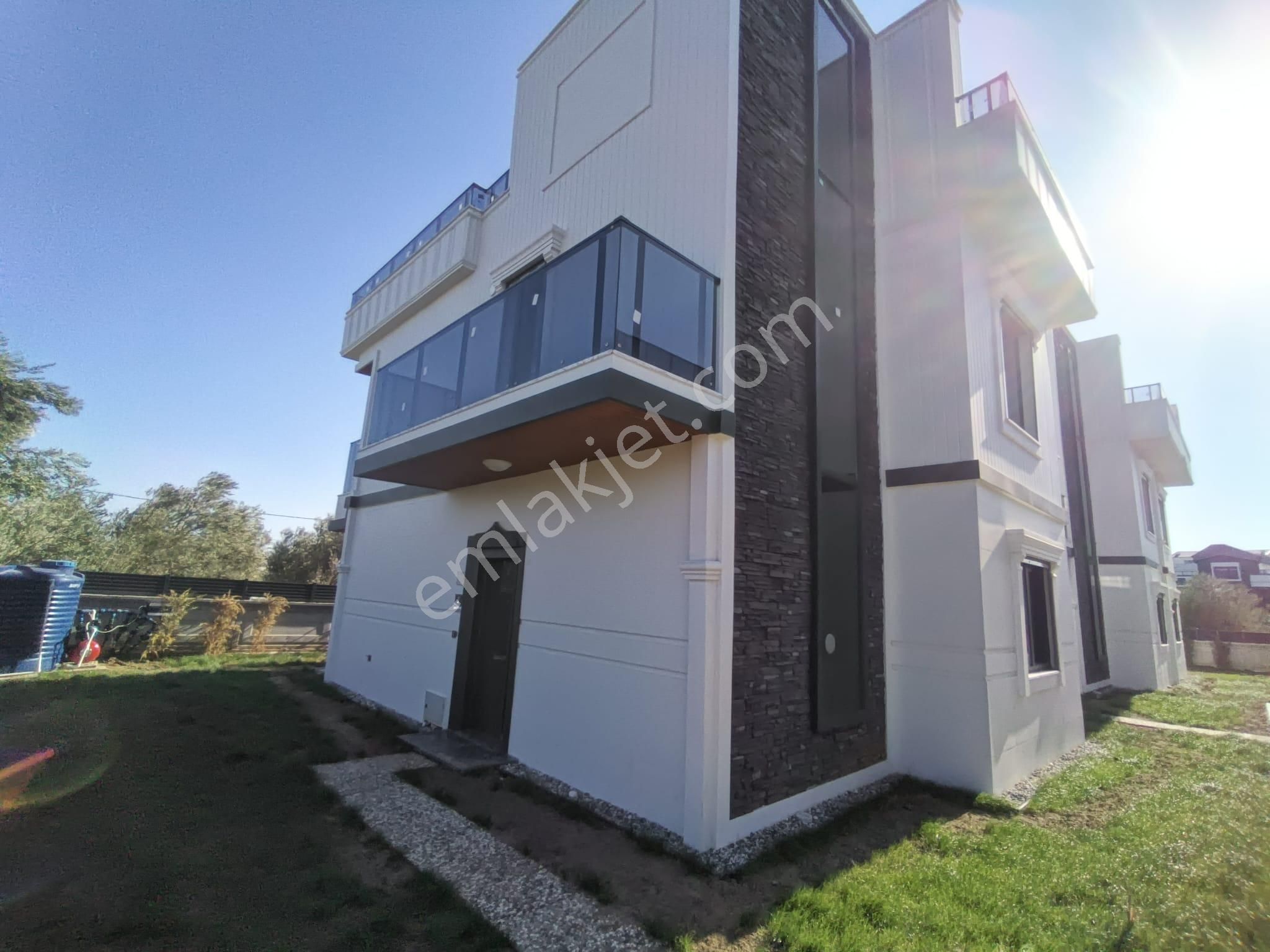 Golden Globy Edremit Zeytinli'de Havuzlu Sitede Satılık 4+1 Tripleks Villa - Görsel 25