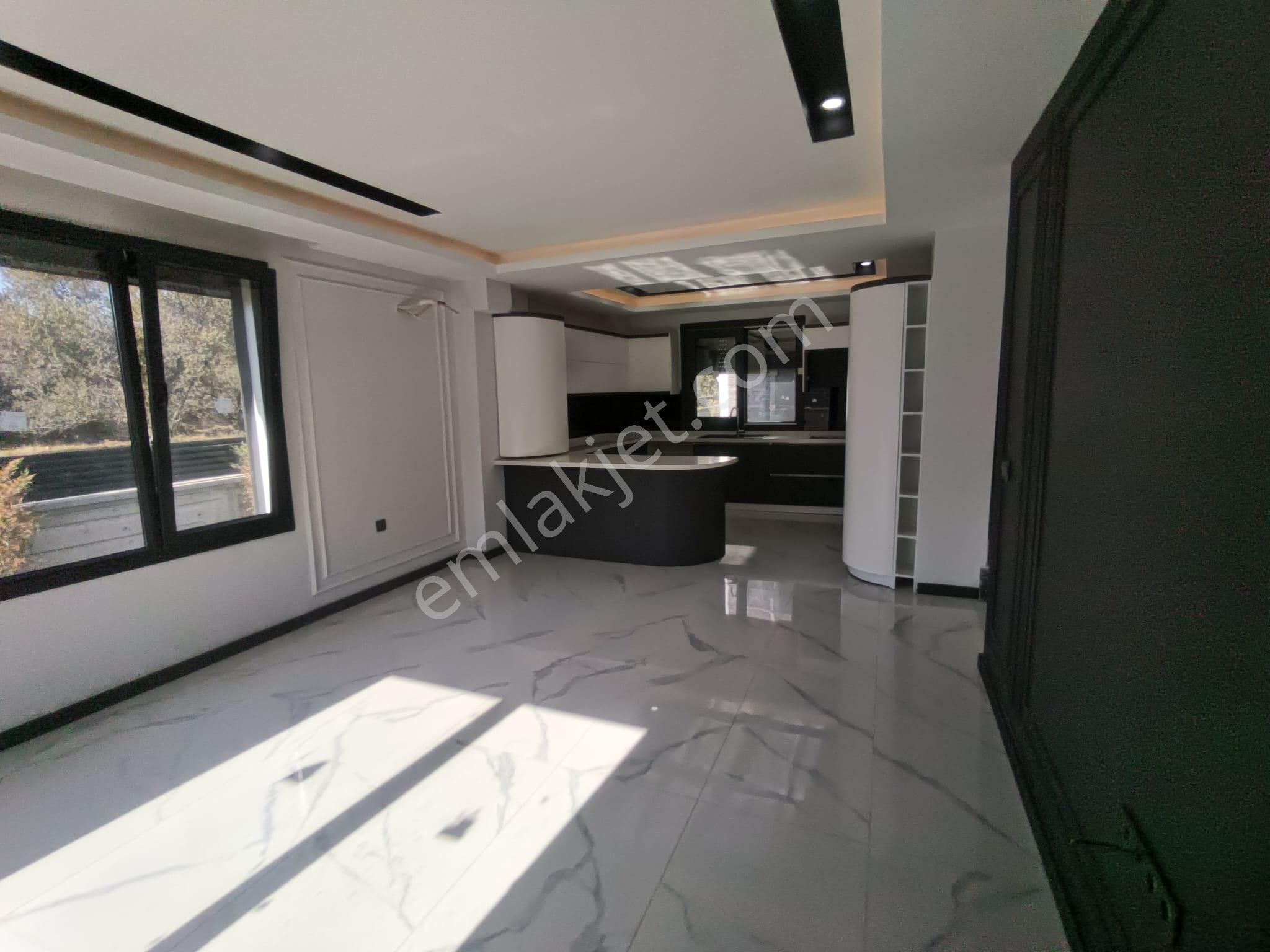 Golden Globy Edremit Zeytinli'de Havuzlu Sitede Satılık 4+1 Tripleks Villa - Görsel 19