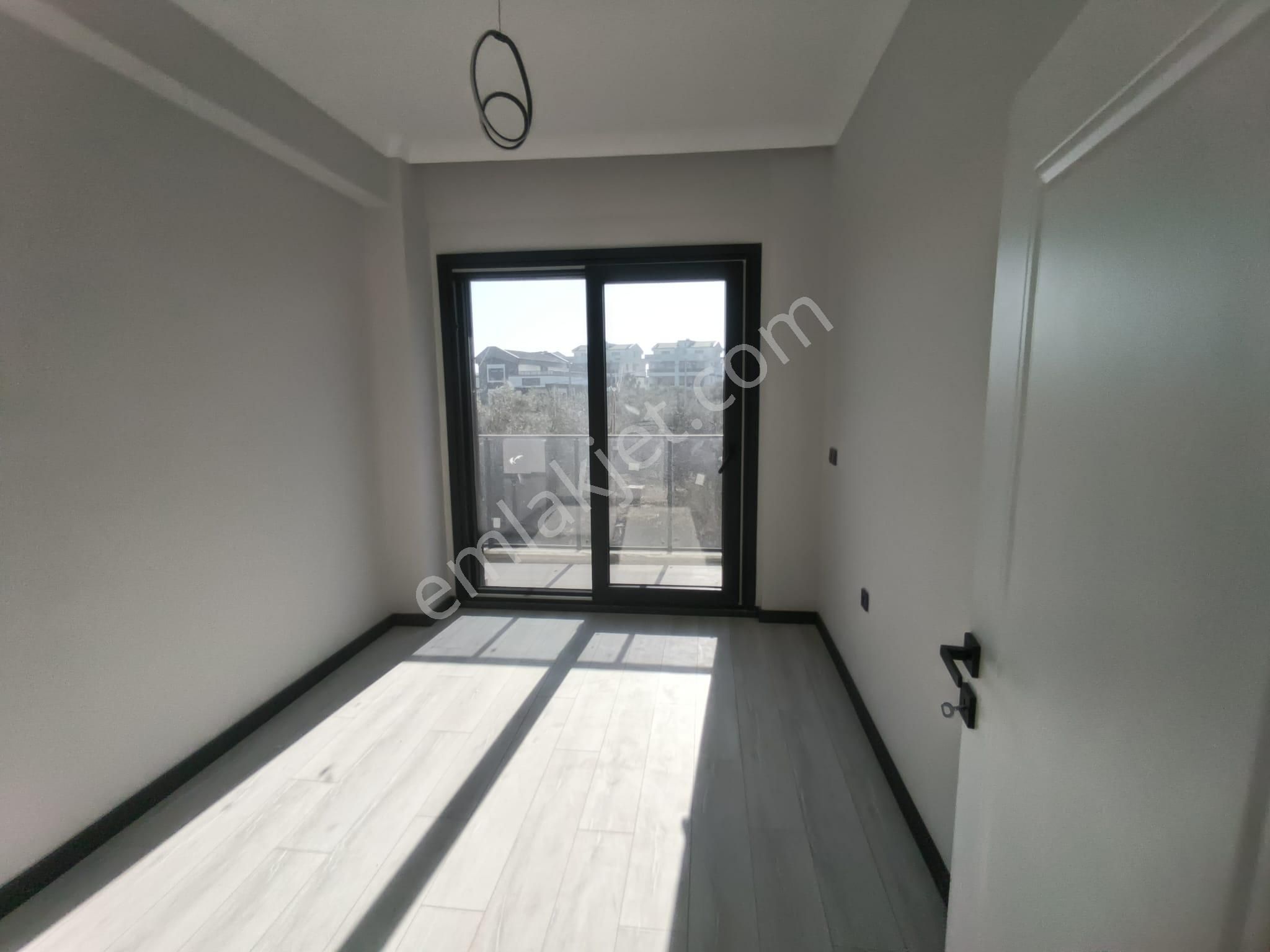 Golden Globy Edremit Zeytinli'de Havuzlu Sitede Satılık 4+1 Tripleks Villa - Görsel 16