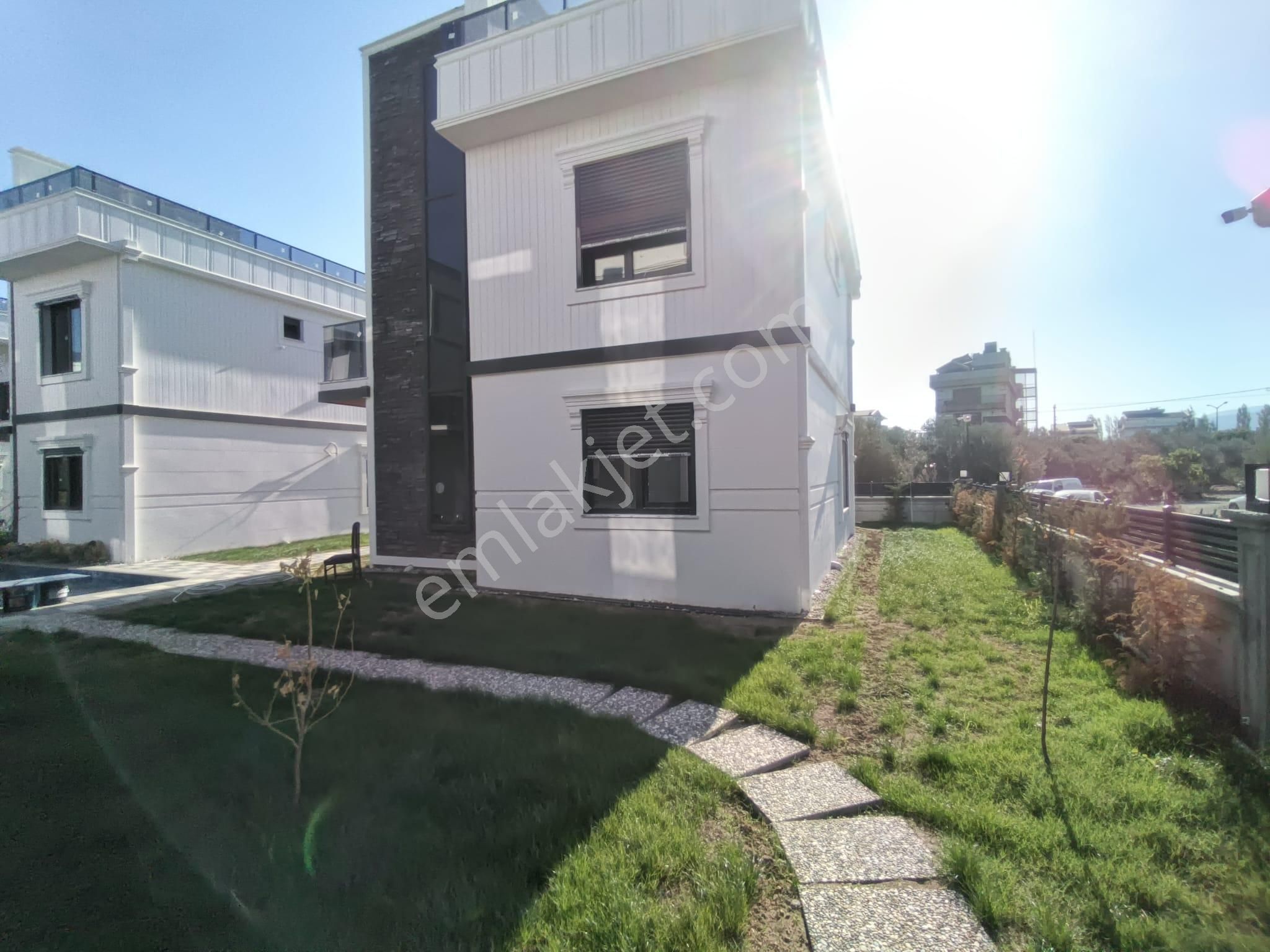 Golden Globy Edremit Zeytinli'de Havuzlu Sitede Satılık 4+1 Tripleks Villa - Görsel 30