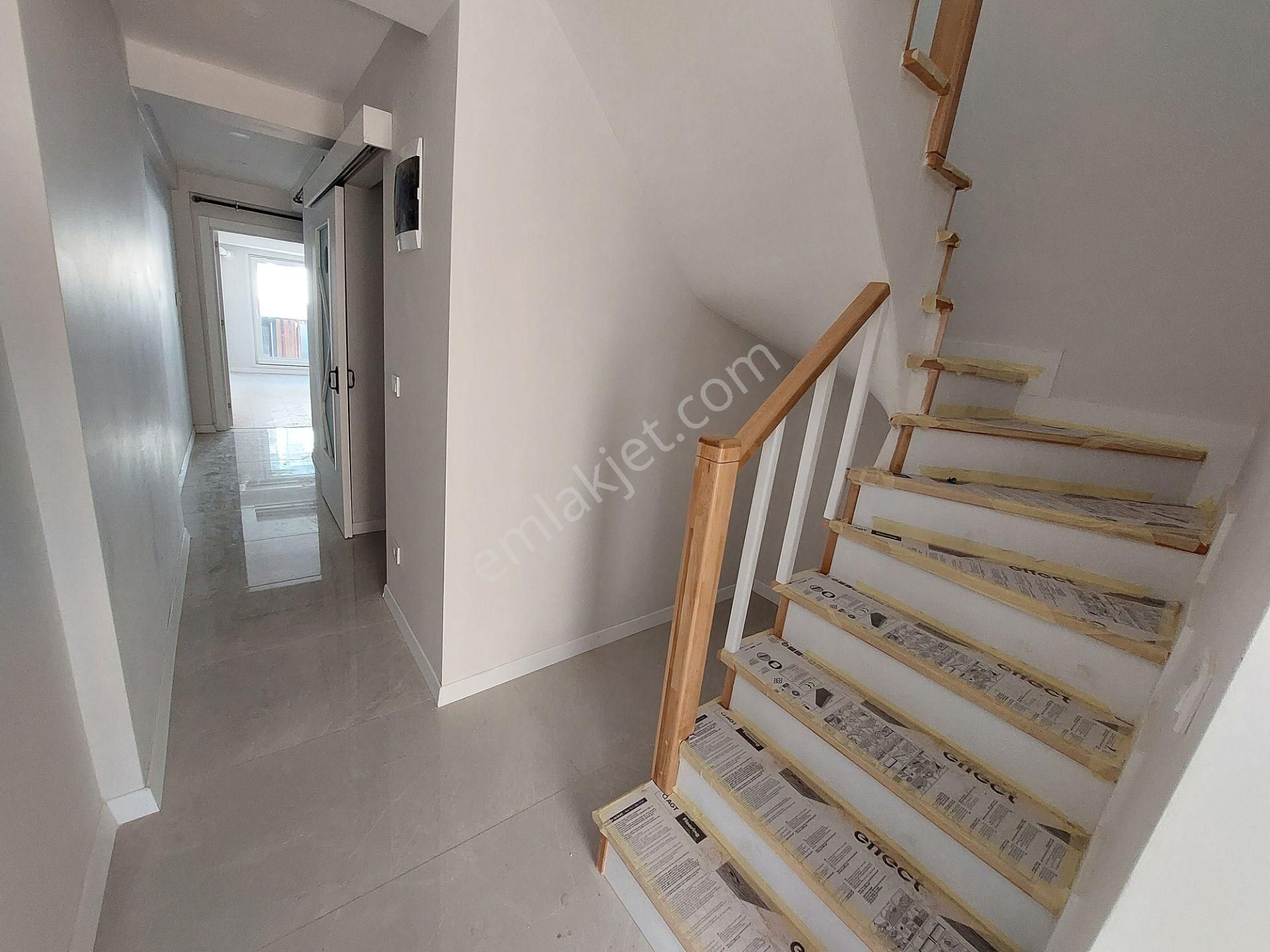 Deva Dan Sıfır Boğaz Manzaralı İki Daire Gibi Şık Dubleks - Görsel 13