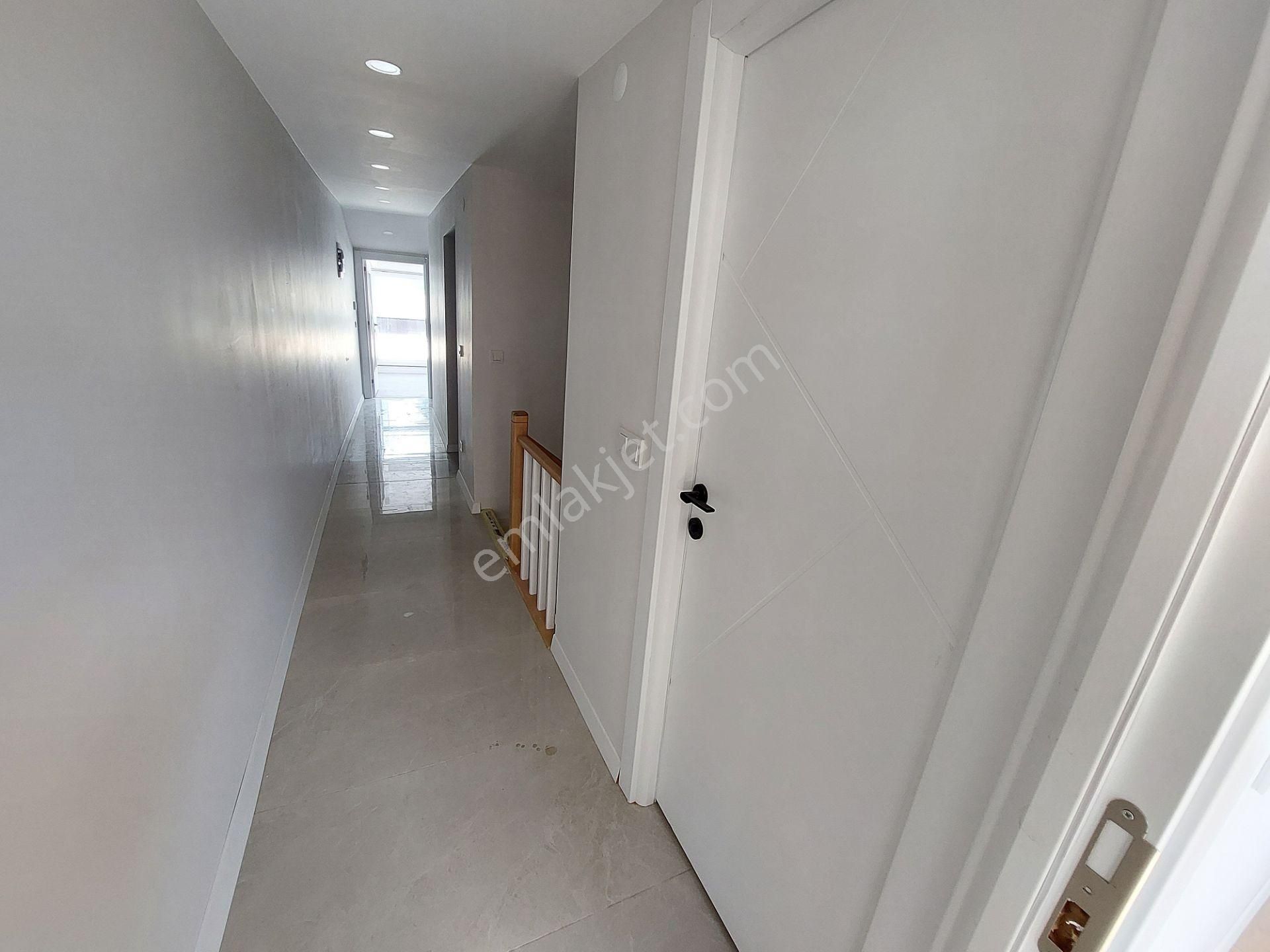 Deva Dan Sıfır Boğaz Manzaralı İki Daire Gibi Şık Dubleks - Görsel 20