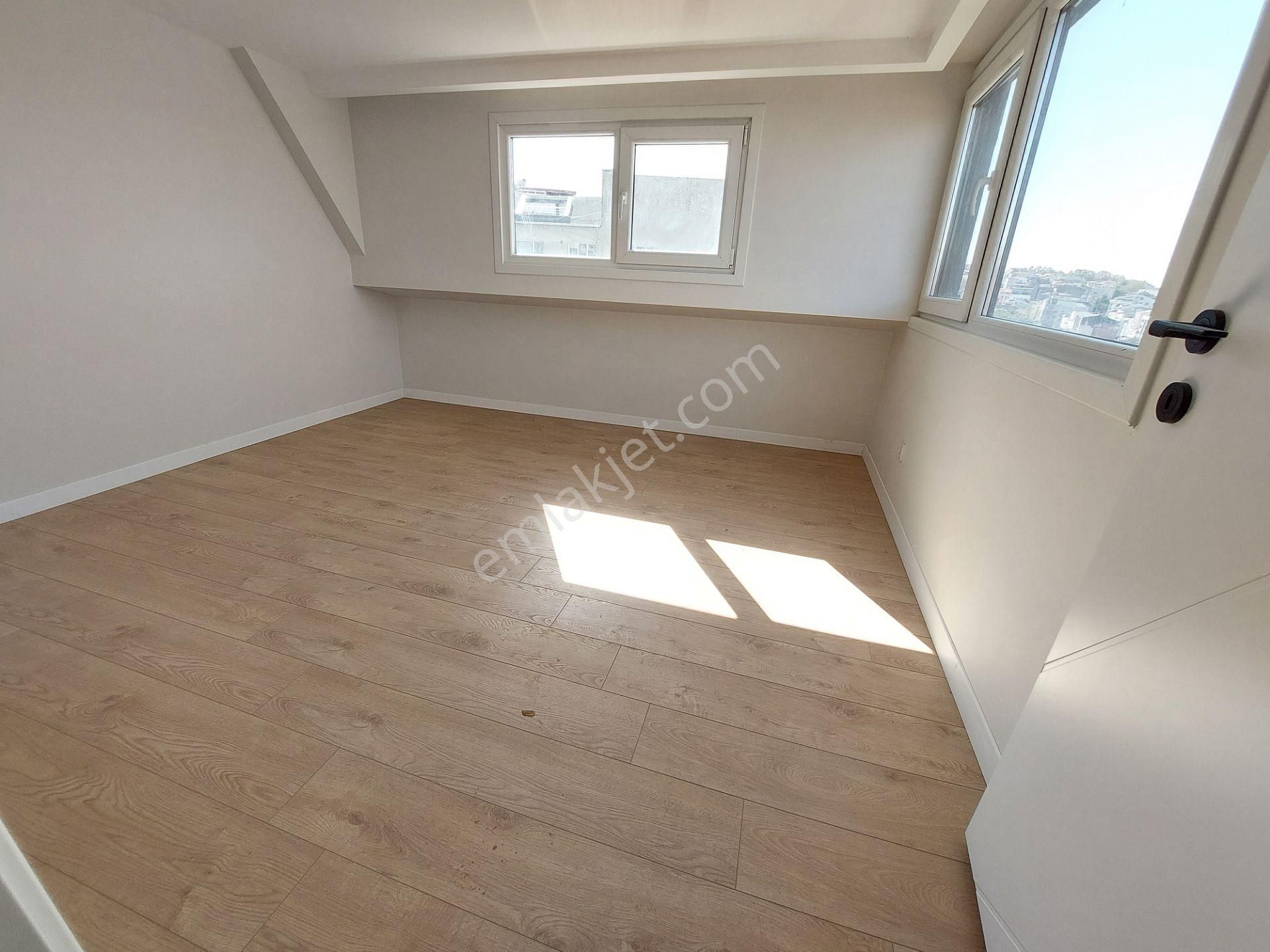 Deva Dan Sıfır Boğaz Manzaralı İki Daire Gibi Şık Dubleks - Görsel 15