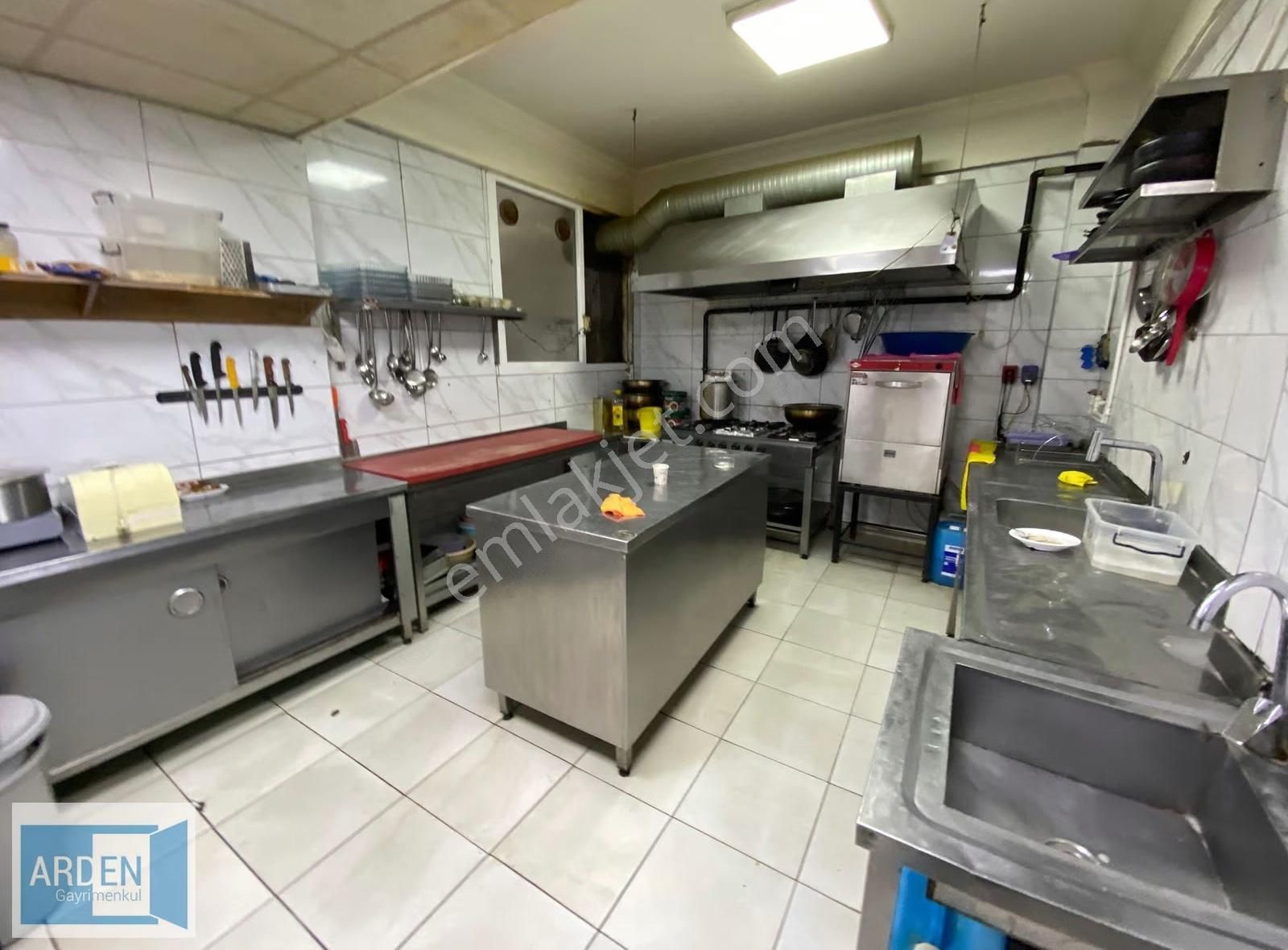 Seferihisar Merkez'de Satılık Restoran - Görsel 11