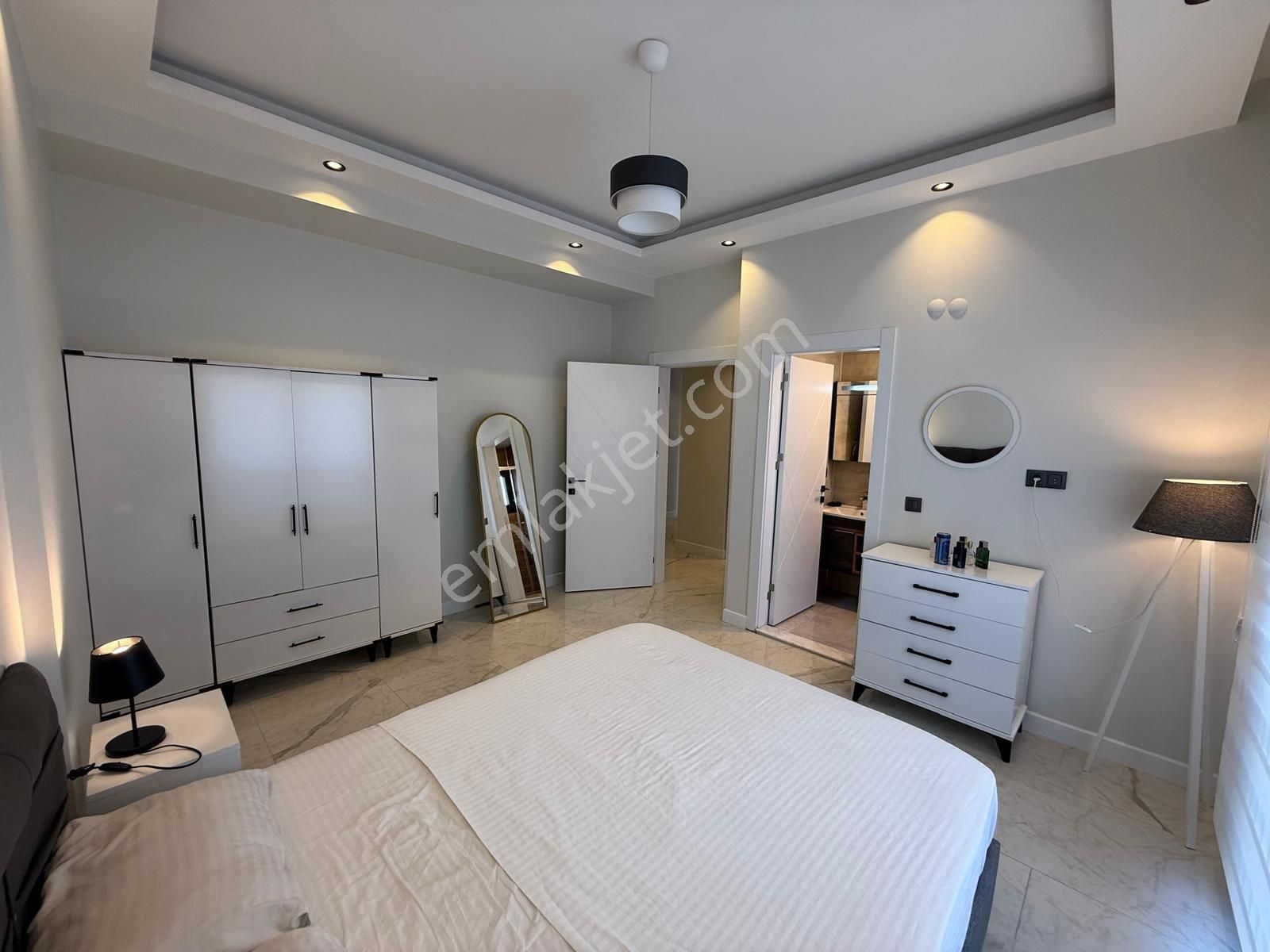 Kuşadası Değirmendere'de 2+1 Havuzlu Sitede Satılık Lüks Daire - Görsel 16