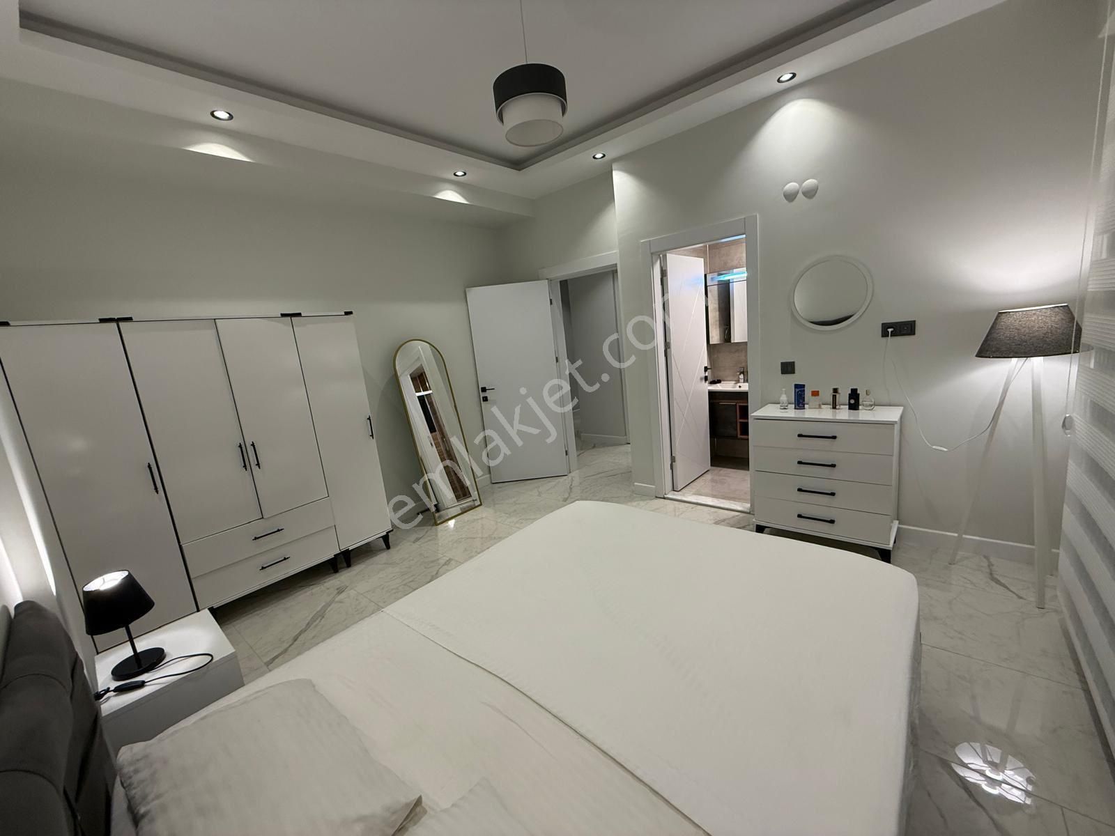 Kuşadası Değirmendere'de 2+1 Havuzlu Sitede Satılık Lüks Daire - Görsel 15