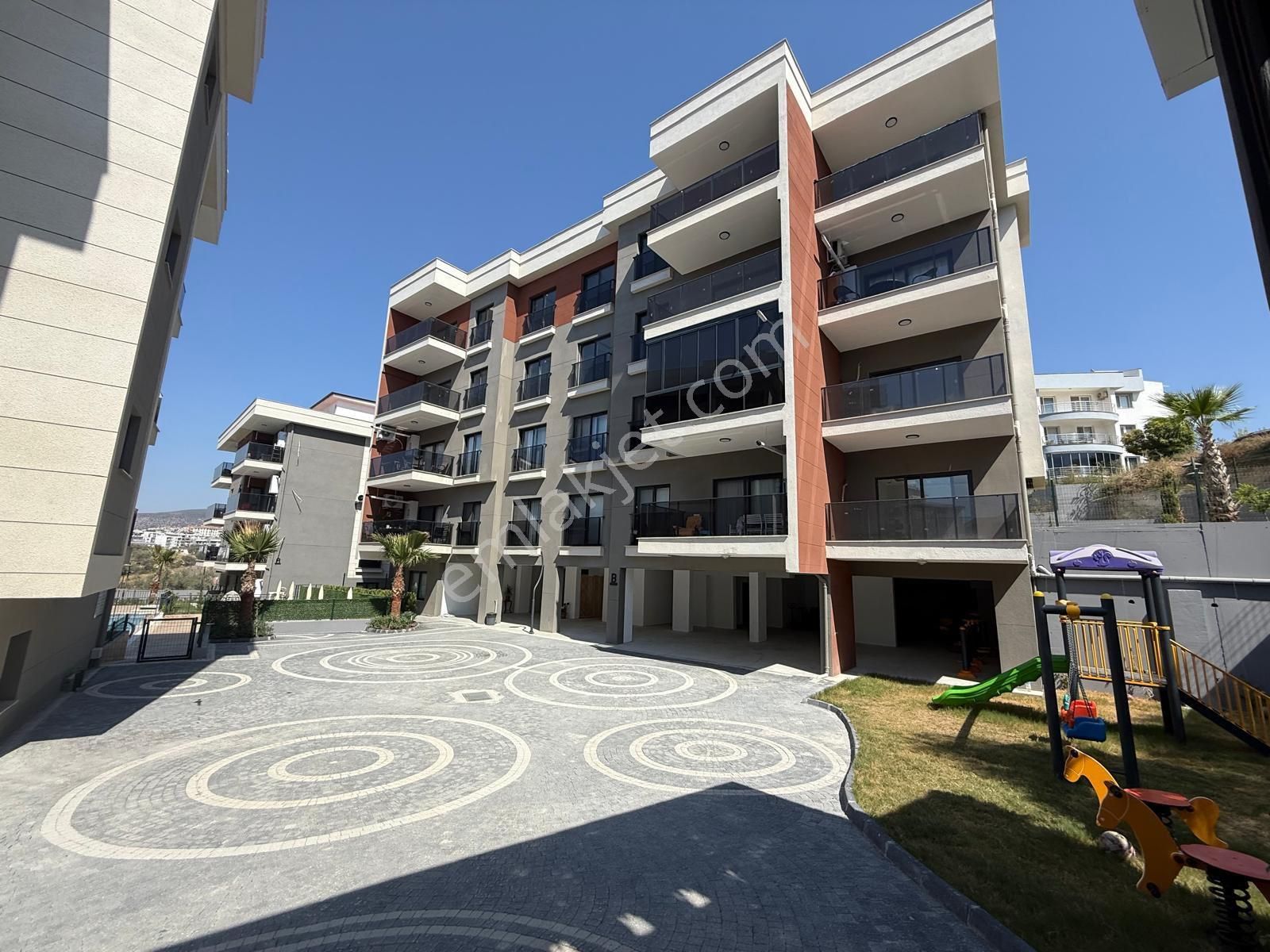 Kuşadası Değirmendere'de 2+1 Havuzlu Sitede Satılık Lüks Daire - Görsel 28