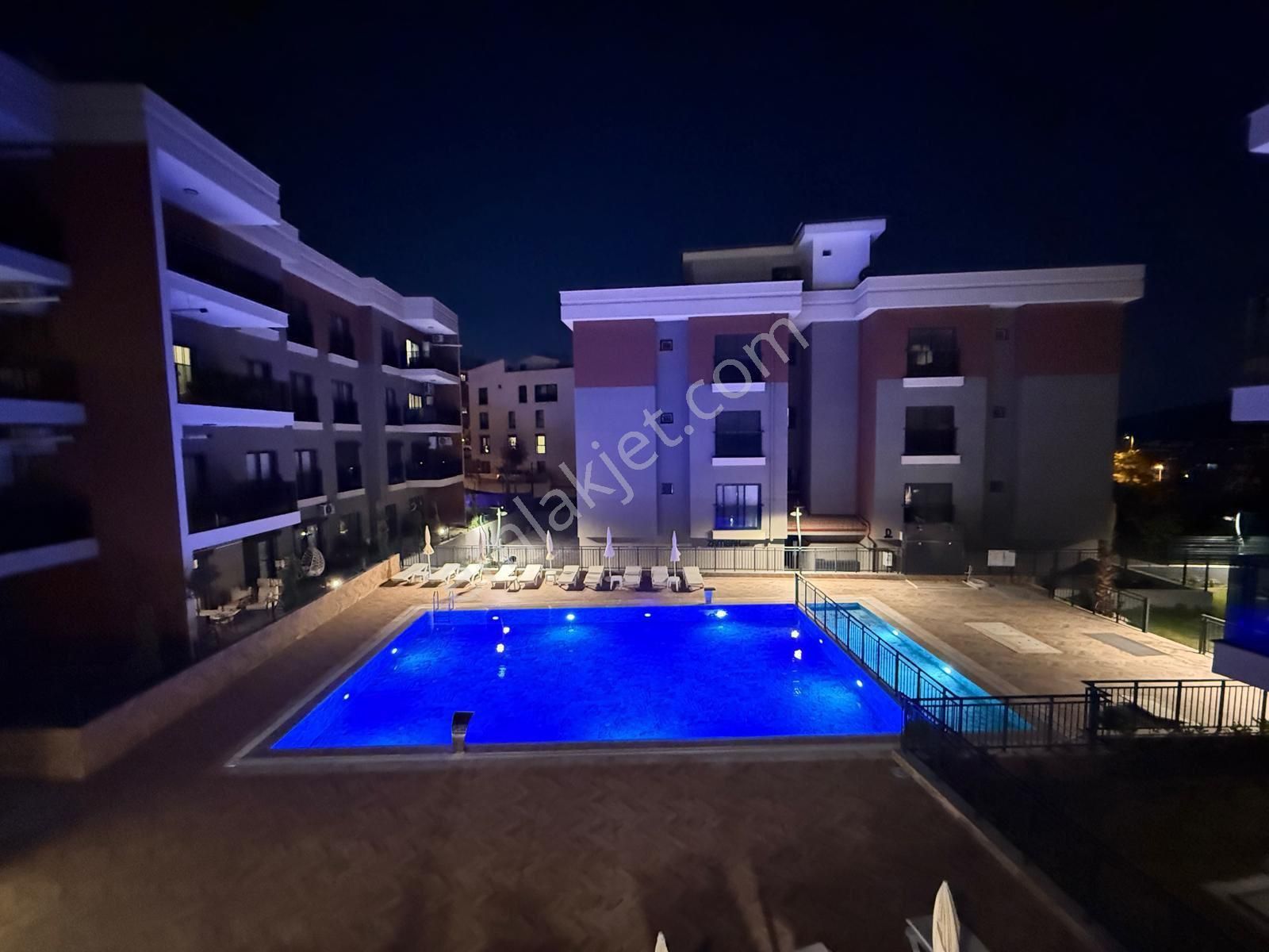 Kuşadası Değirmendere'de 2+1 Havuzlu Sitede Satılık Lüks Daire - Görsel 31