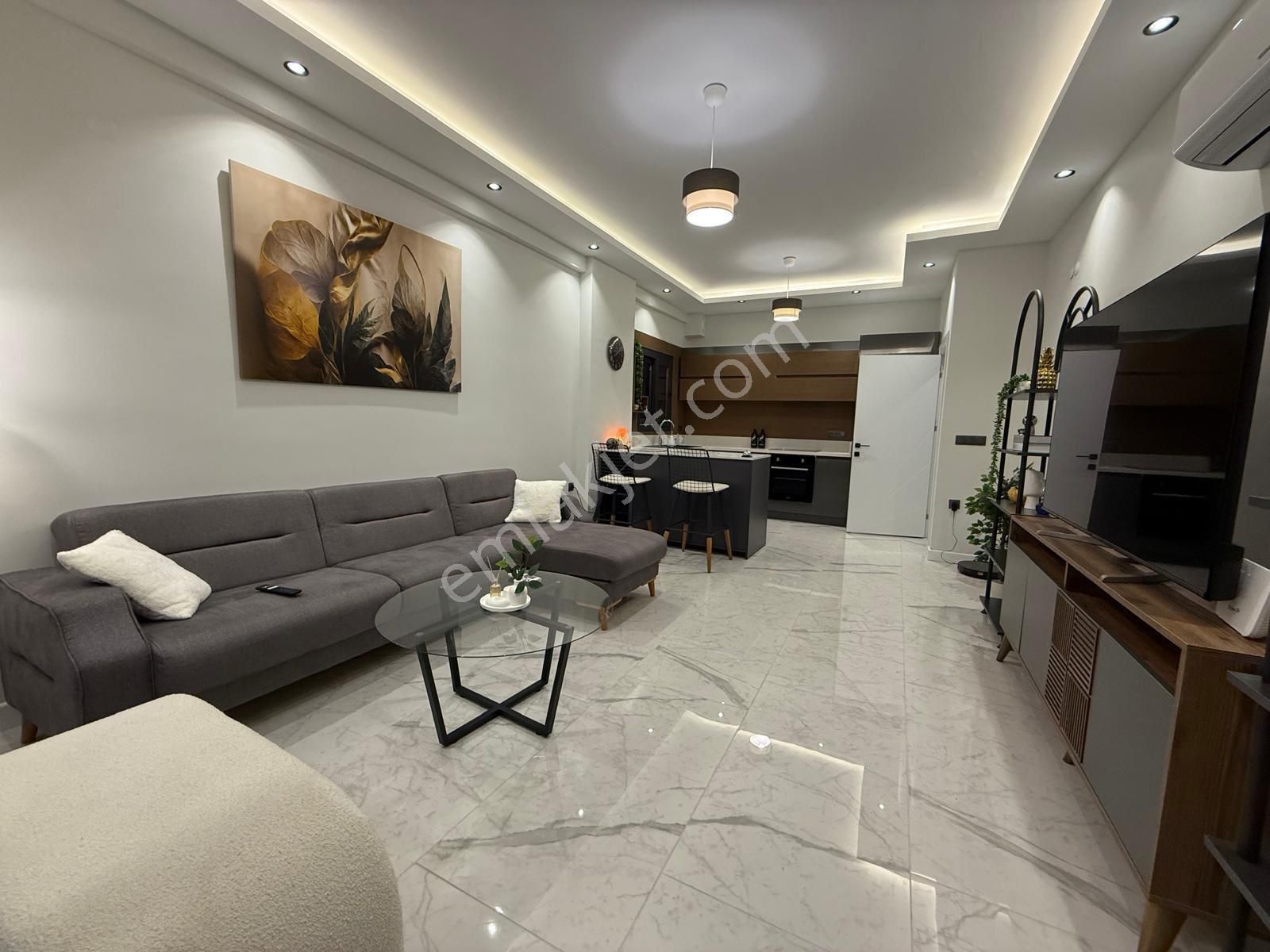 Kuşadası Değirmendere'de 2+1 Havuzlu Sitede Satılık Lüks Daire - Görsel 4