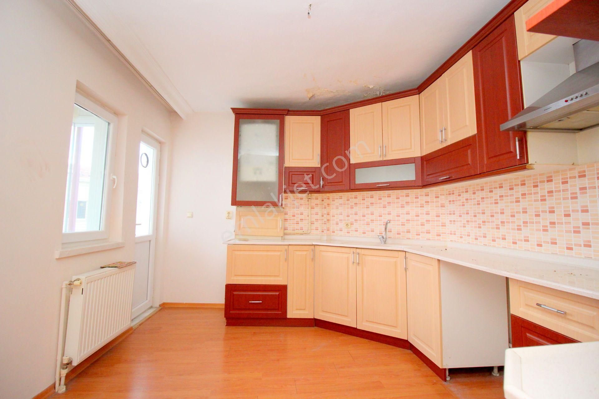 Emre Emlaktan Oğuzlar'da Site İçersinde //asansörlü// 3+1 Kiralık Daire - Görsel 2