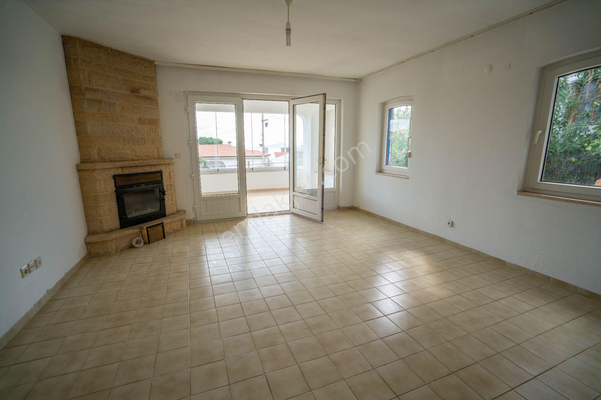 Datça Merkezde Deniz Manzaralı 277 M2 Tripleks Villa Ve Dükkan - Görsel 14