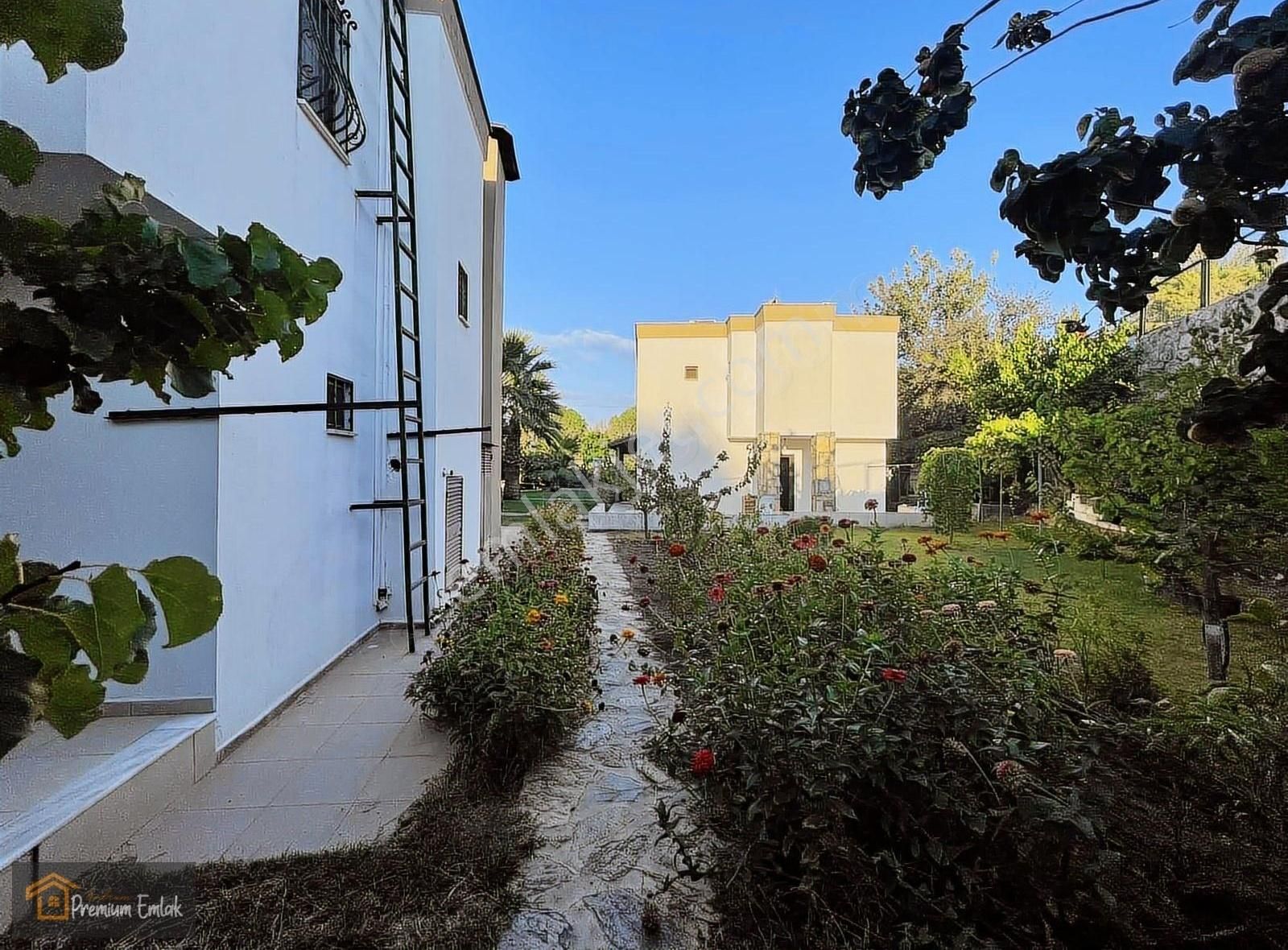 Bodrum Gölköyde 1350 Metre İçerisinde İskanlı 2 Villa 2 Dükkan - Görsel 18