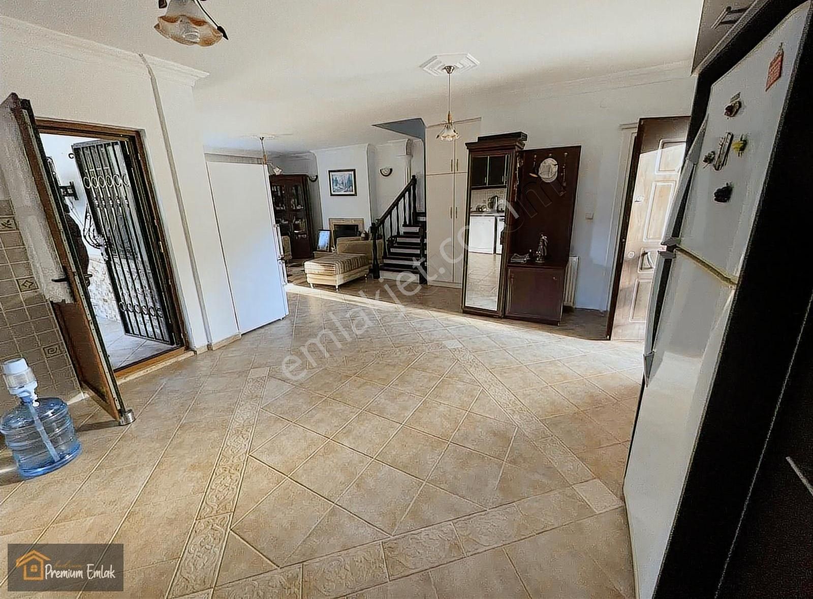 Bodrum Gölköyde 1350 Metre İçerisinde İskanlı 2 Villa 2 Dükkan - Görsel 7