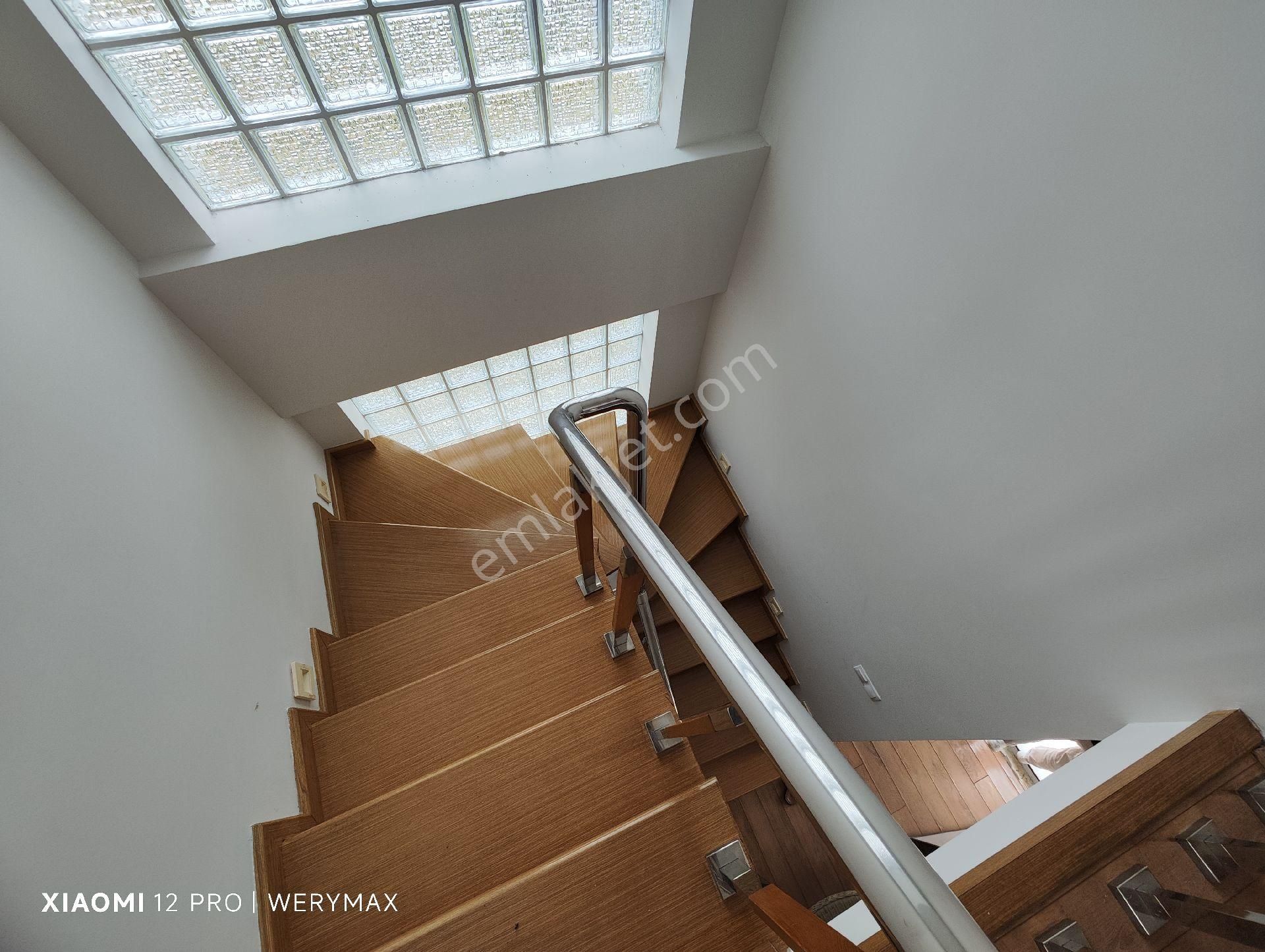 Çeşme Dalyan'da Denize Sıfır Hazulu Site İçerisinde Satılık Müstakil 3+1 Villa - Görsel 29