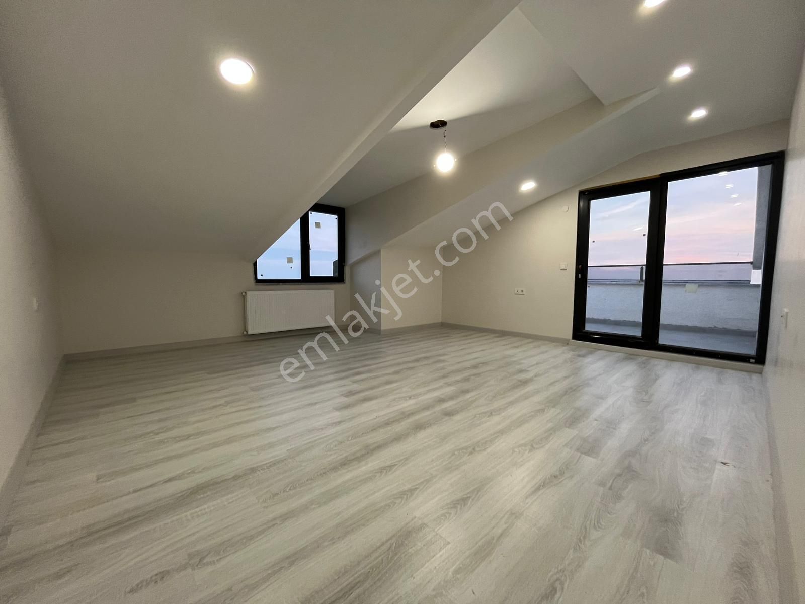 Büyükçekmece Celaliye Mahallesinde Full Deniz Manzaralı 5+2 Dubleks - Görsel 19