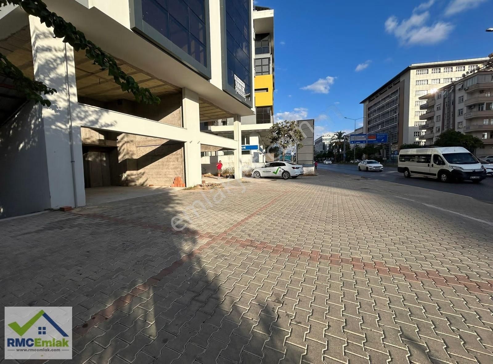 Küçükhasbahçe'de Satılık 2+1 Sıfır Ofis