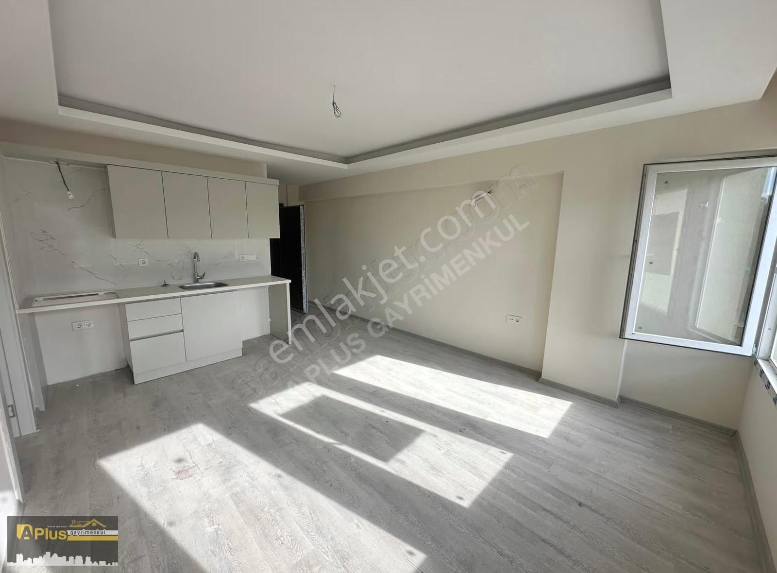 A Plus Gayrimenkulden Ortapark Meydanında Satılık 1+1 Sıfır Ofis