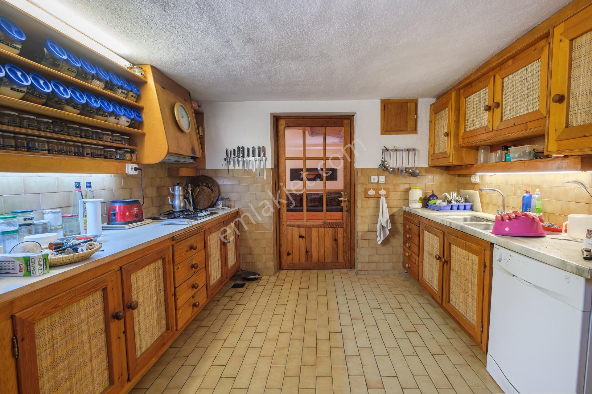 Ege’nin Kalbinde Doğa İle Sanatın Buluştuğu Satılık Özel Çiftlik - Görsel 24