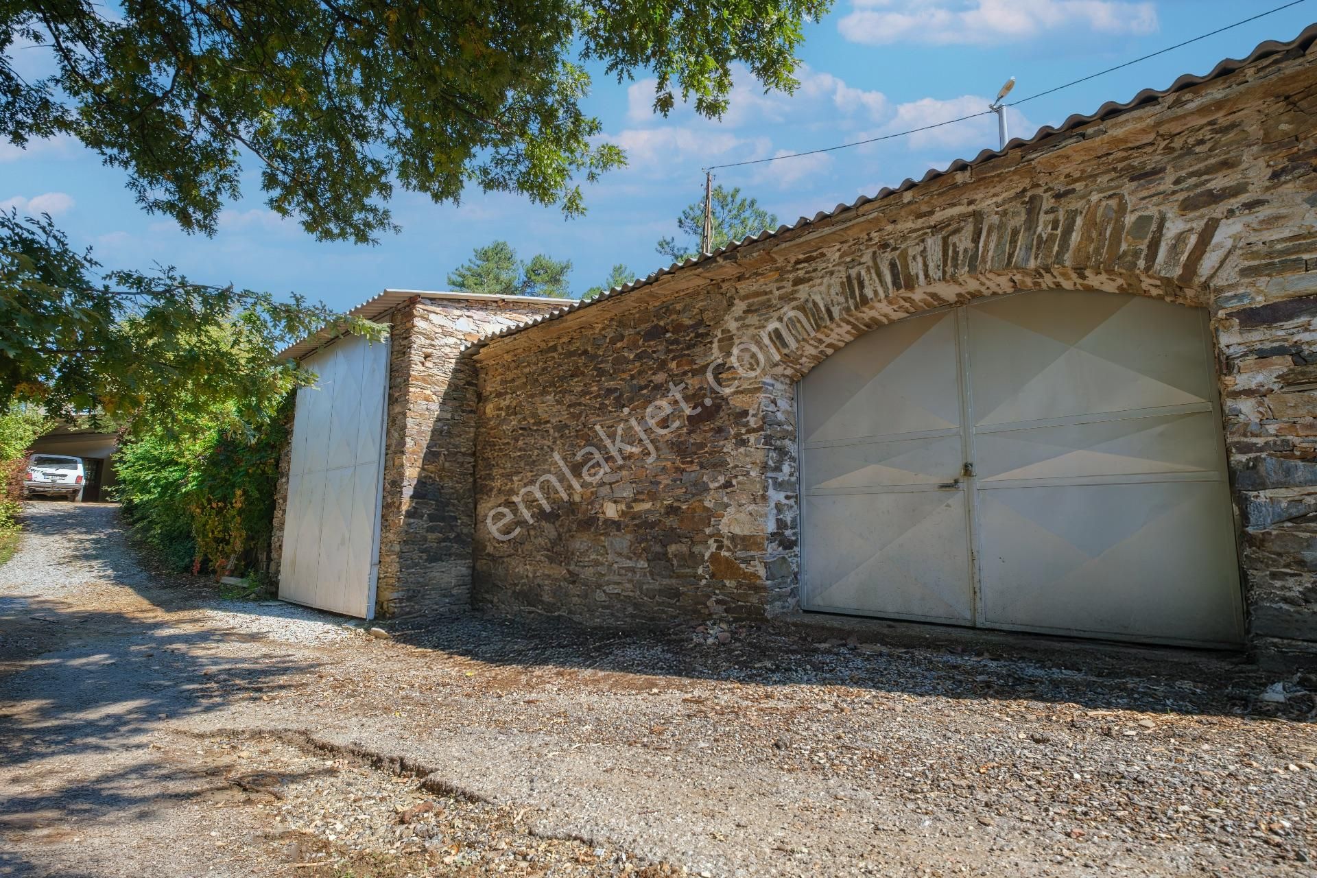 Ege’nin Kalbinde Doğa İle Sanatın Buluştuğu Satılık Özel Çiftlik - Görsel 34