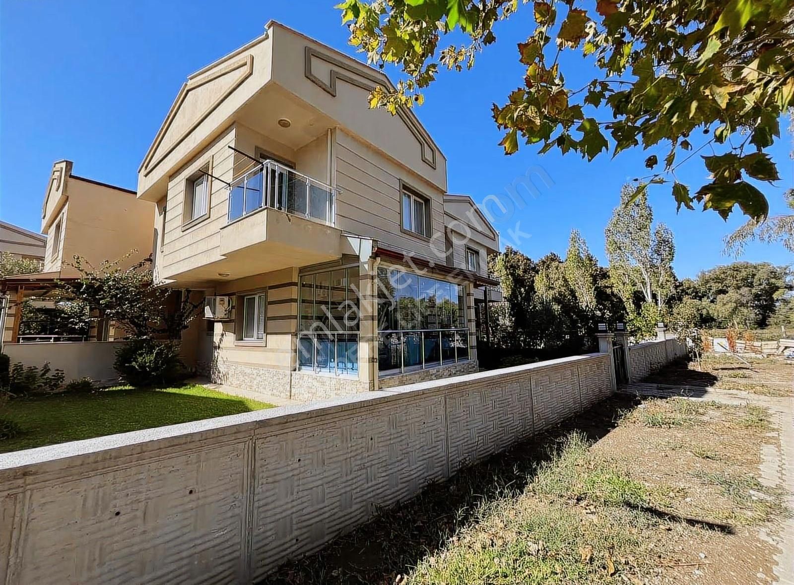 Denize Sıfır Site İçerisinde Köşe Villa(teklife Açık) - Görsel 20